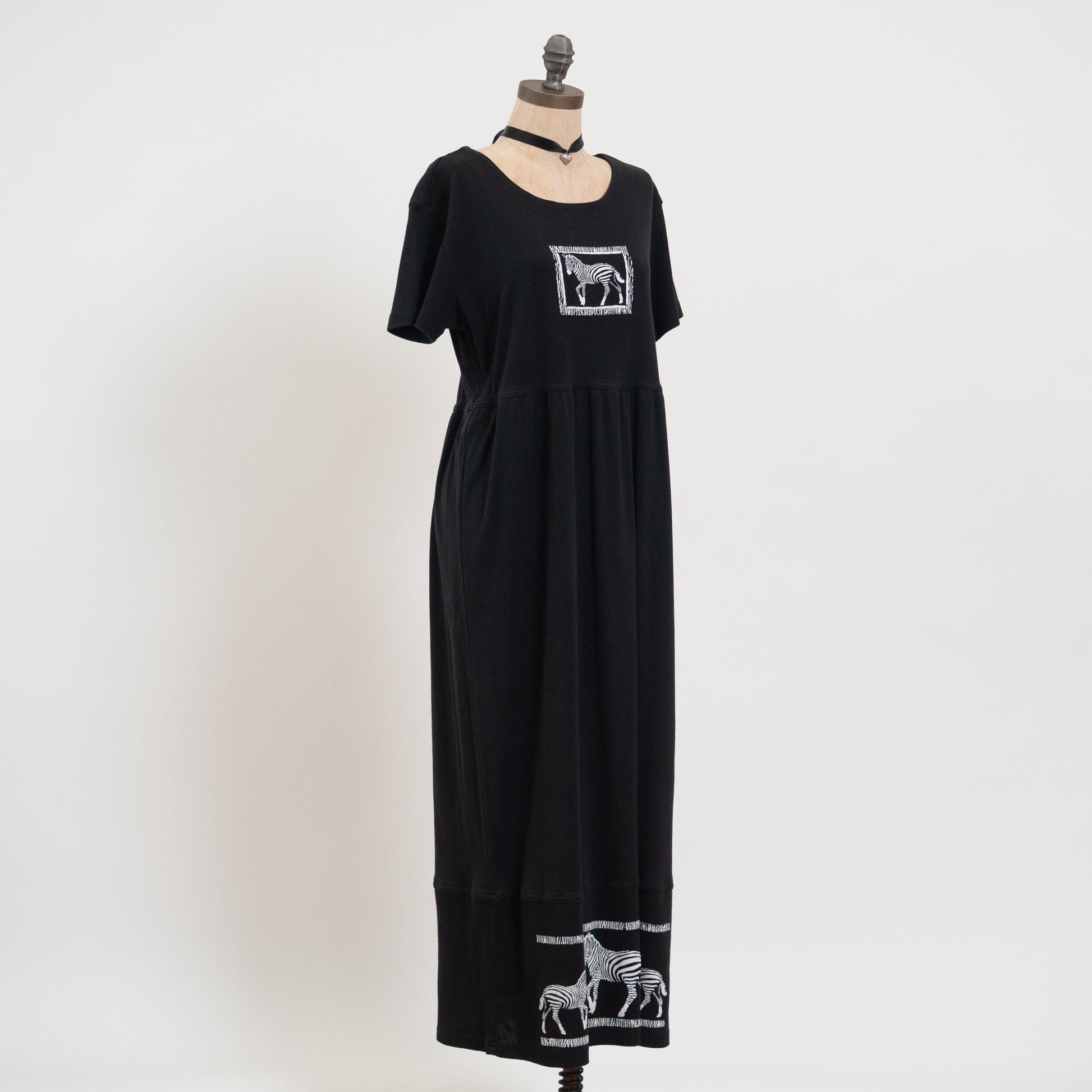 Vintage 90s Zebra Graphic T Shirt Dress