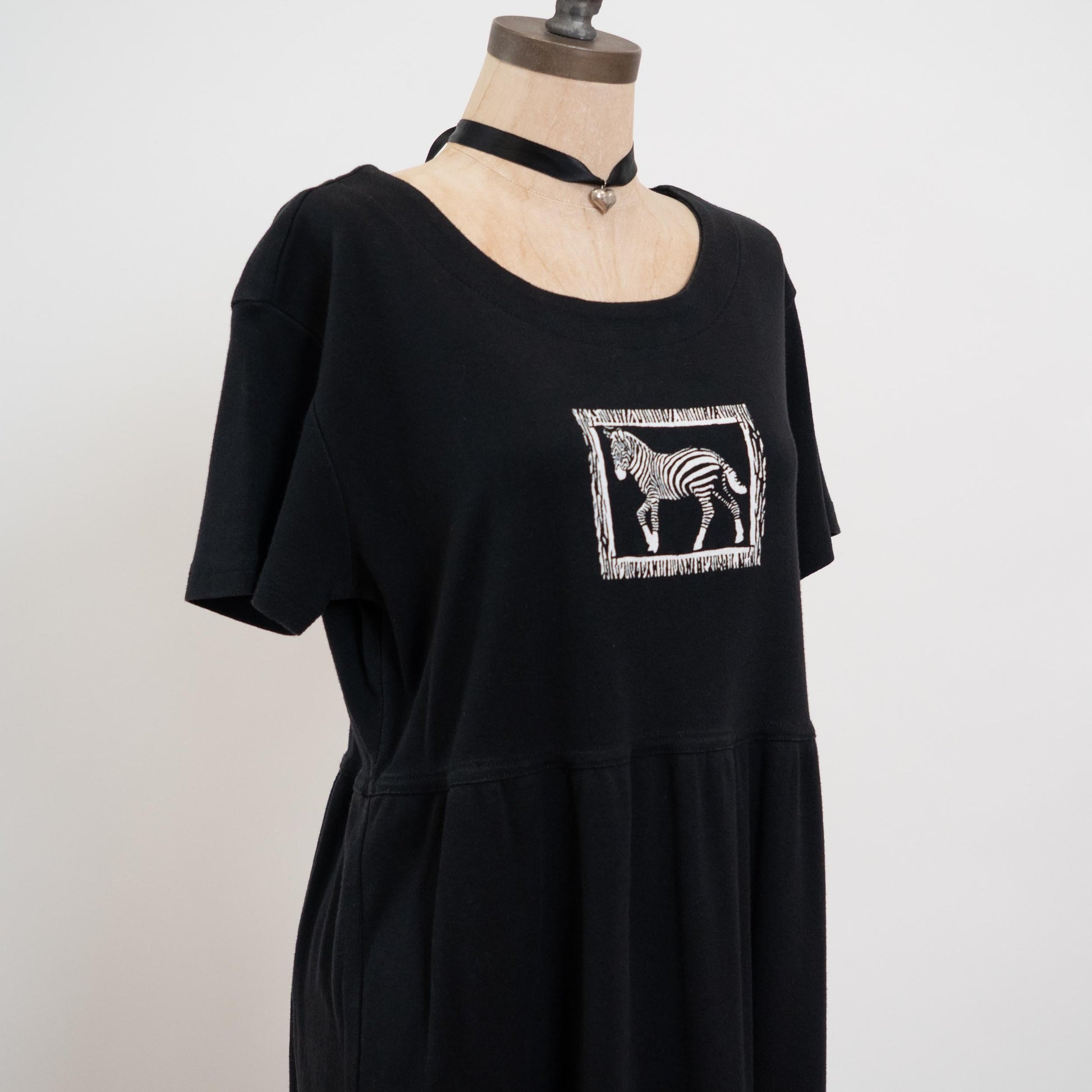 Vintage 90s Zebra Graphic T Shirt Dress - Large | Black & White Oversized Maxi Sundress