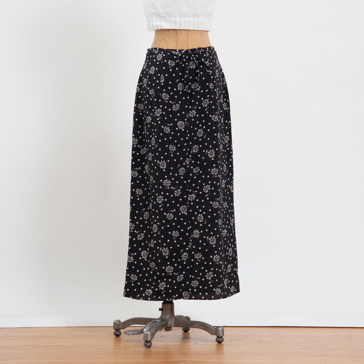Vintage 90s Black Daisy Floral & Polka Dot Maxi Skirt - Medium, 28" Waist | Lightweight High Waisted Boho Grunge Skirt