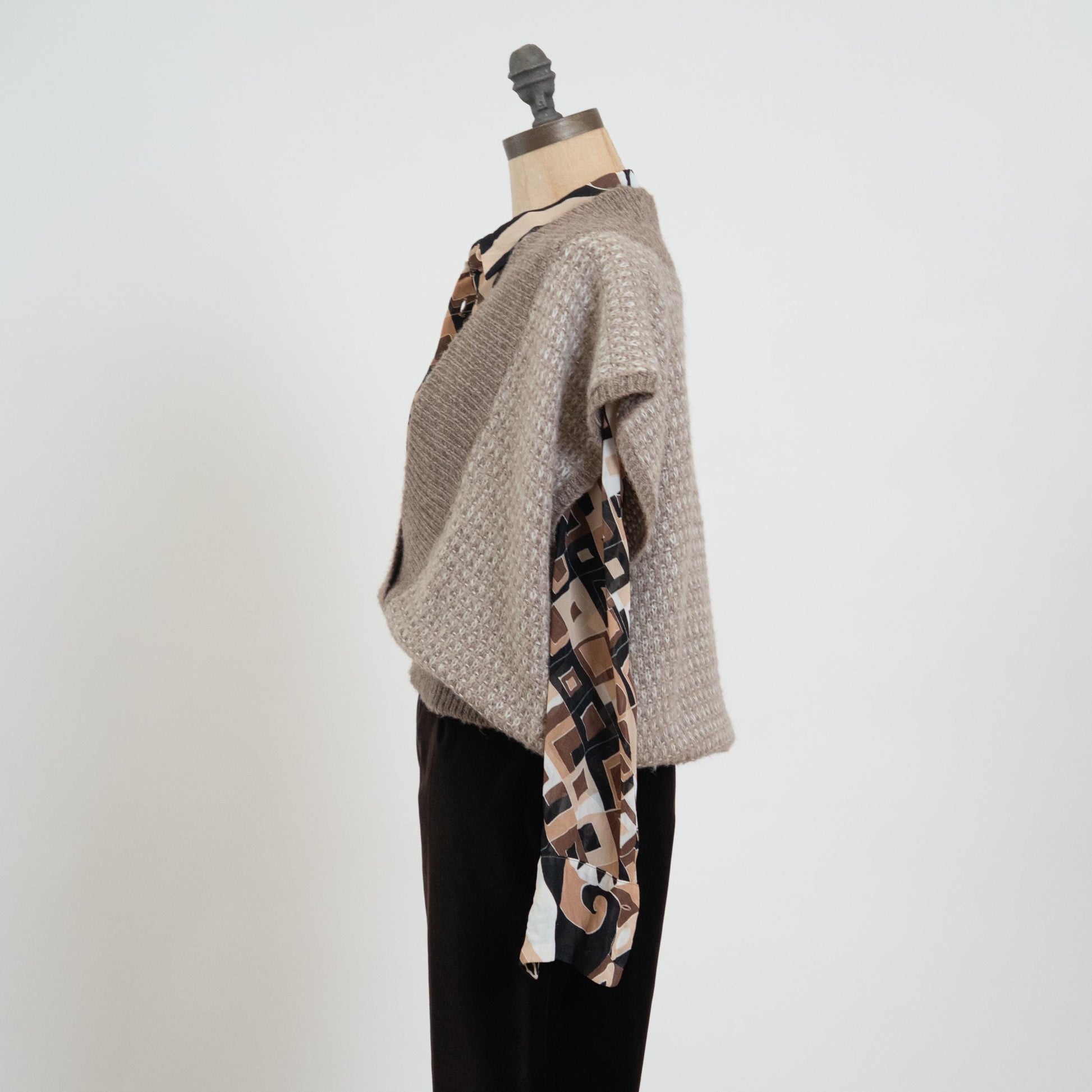 Vintage 80s Taupe Deep V Slouchy Sweater Vest - Large | Cap Sleeve Knit Sweater