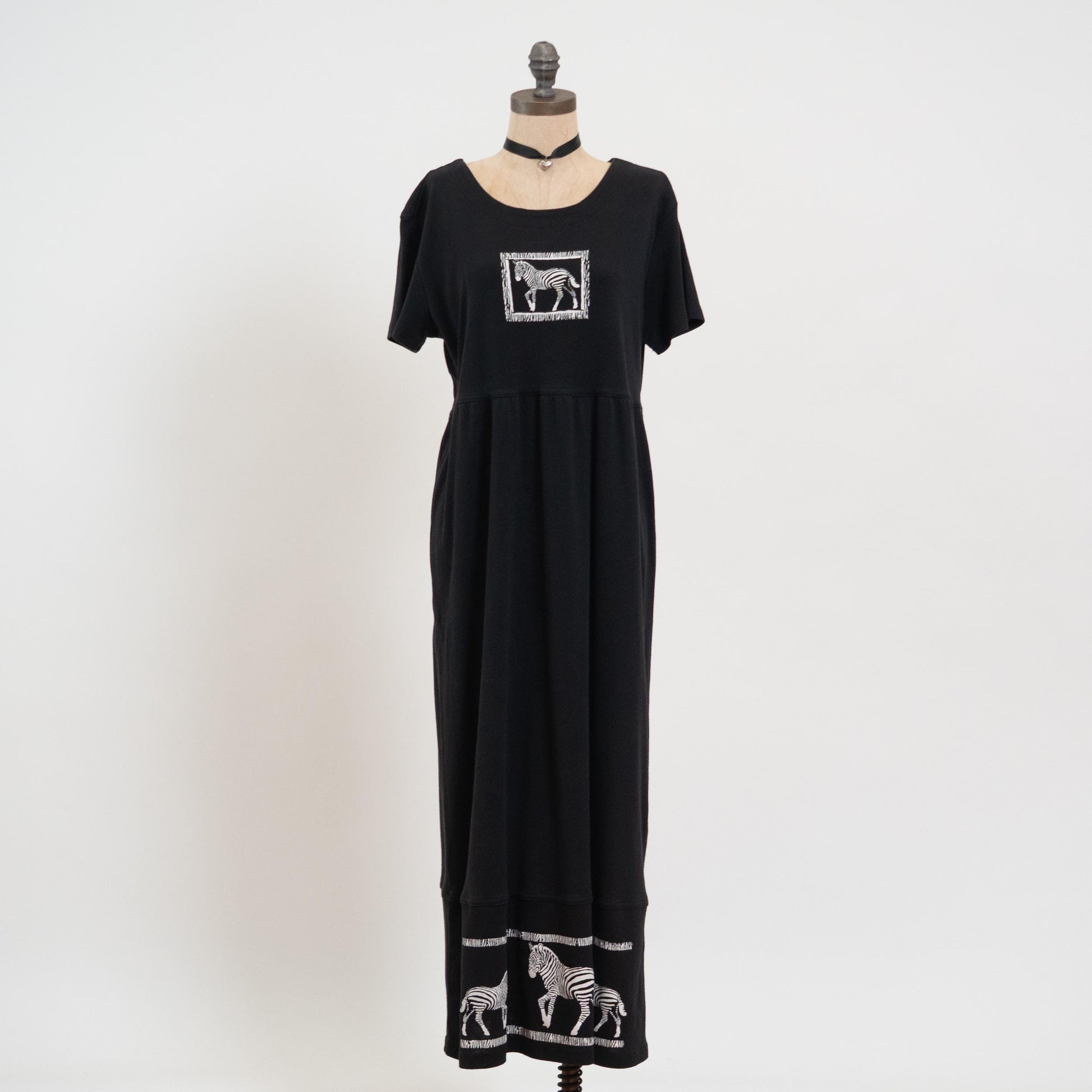 Vintage 90s Zebra Graphic T Shirt Dress