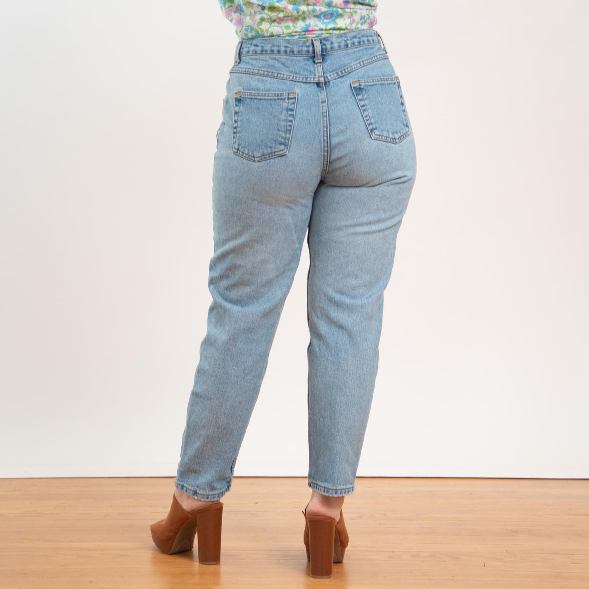 Vintage 90s Light Wash High Waisted Jeans - Large Short, 32" Waist