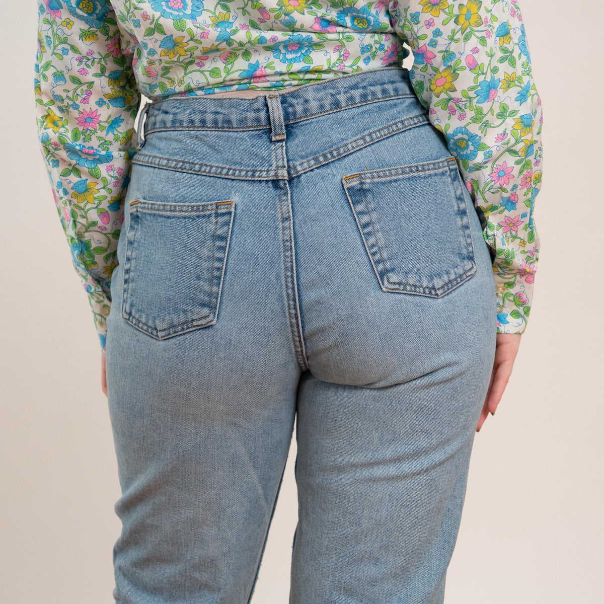 Vintage 90s Light Wash High Waisted Jeans - Large Short, 32" Waist
