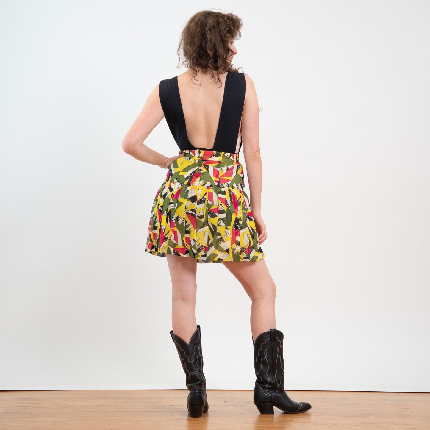 Vintage Y2K Cubist Pleated Mini Skirt - Small to Medium, 26"-28" Waist