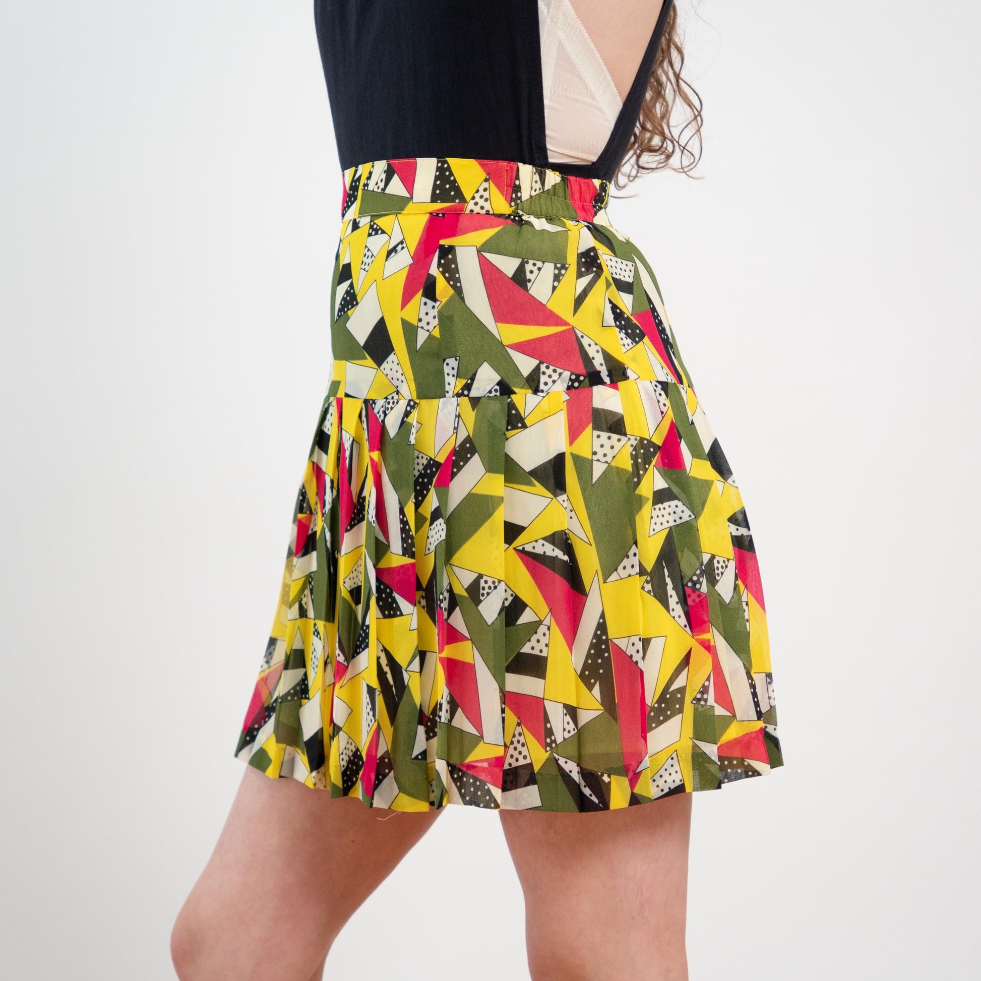 Vintage Y2K Cubist Pleated Mini Skirt - Small to Medium, 26"-28" Waist