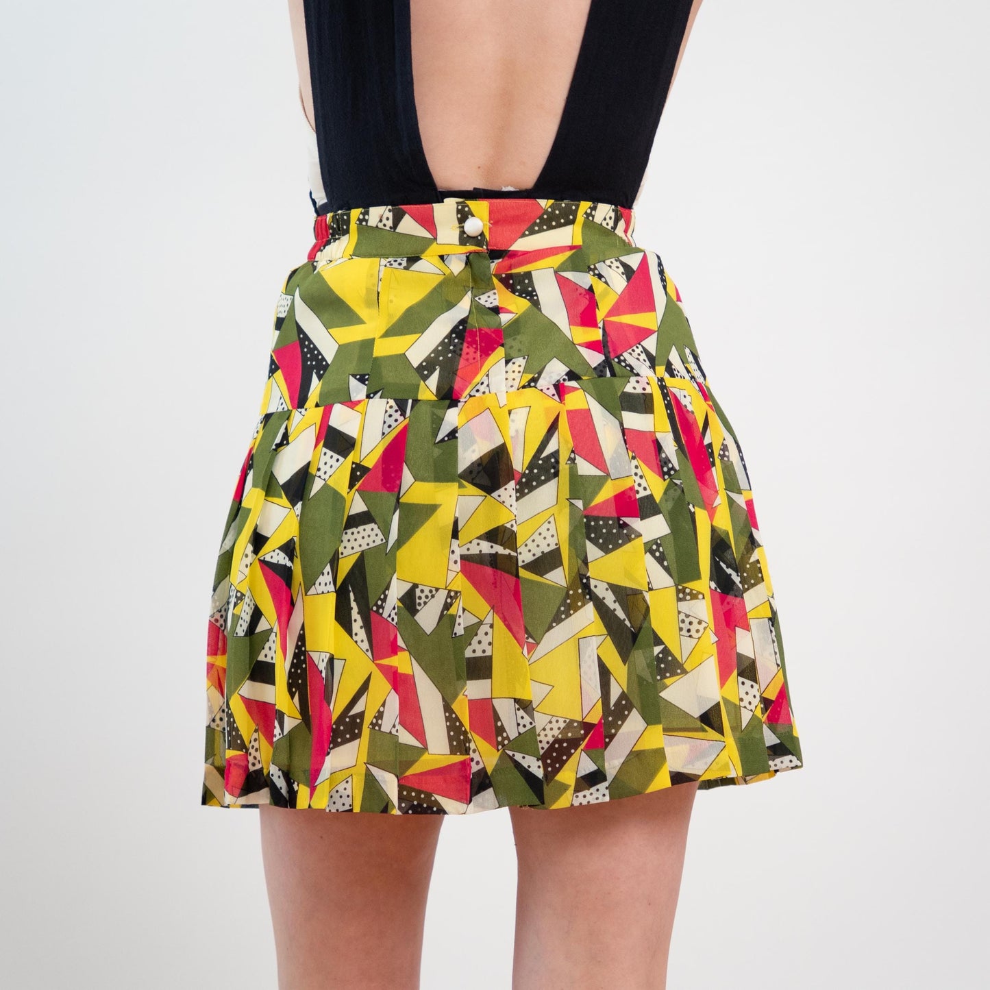 Vintage Y2K Cubist Pleated Mini Skirt - Small to Medium, 26"-28" Waist