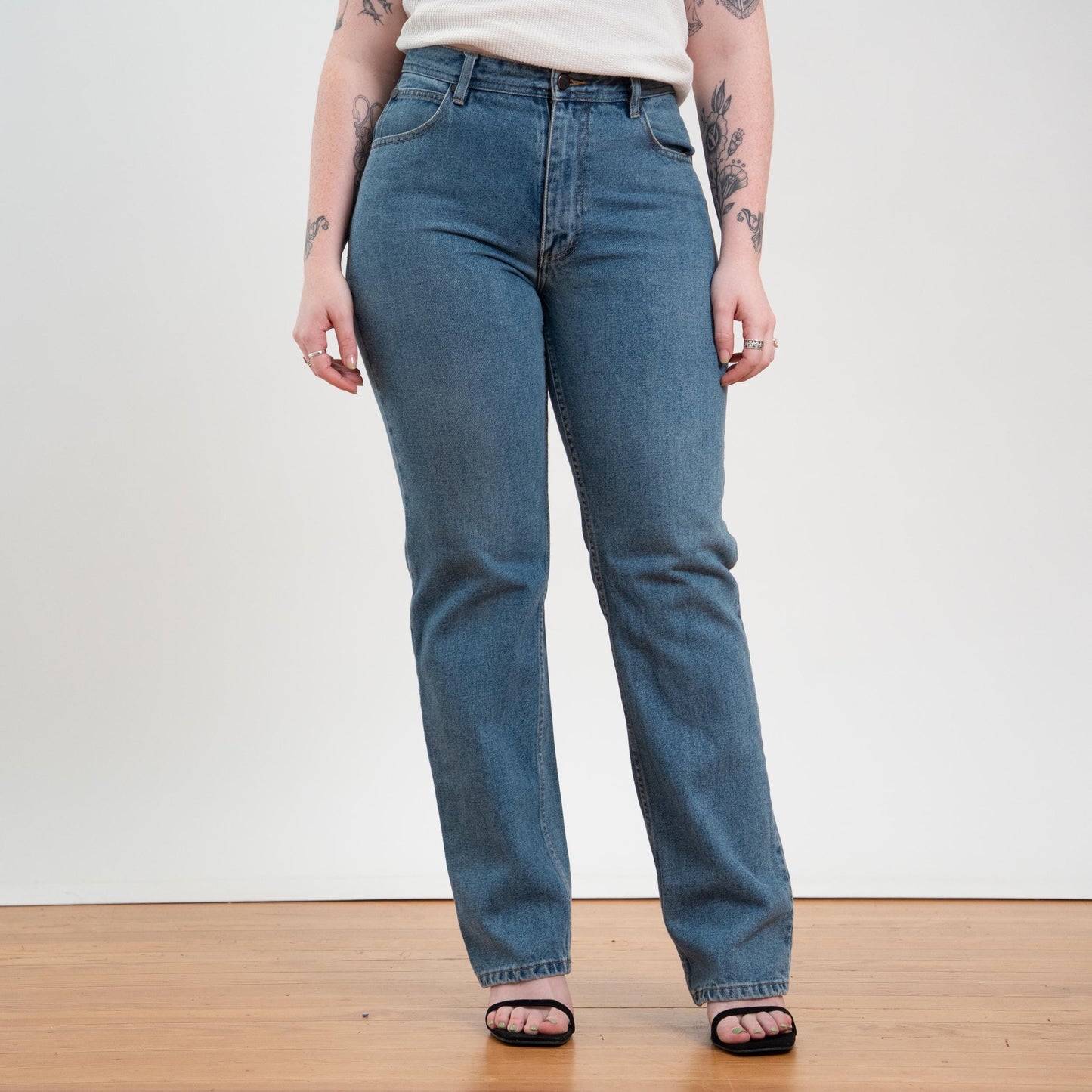 Vintage Y2K Straight Leg Jeans - Medium