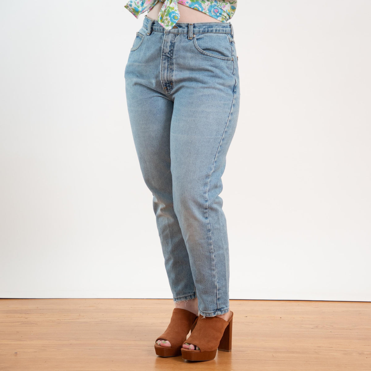 Vintage 90s Light Wash High Waisted Jeans - Large Short, 32" Waist