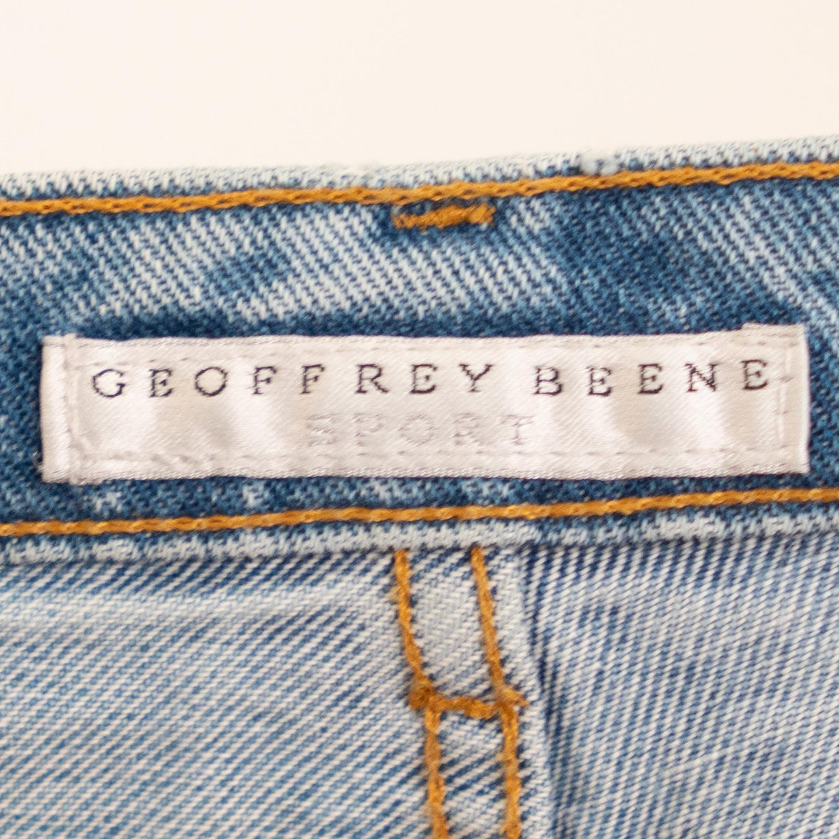 Vintage 90s Light Wash High Waisted Jeans - Large Short, 32" Waist
