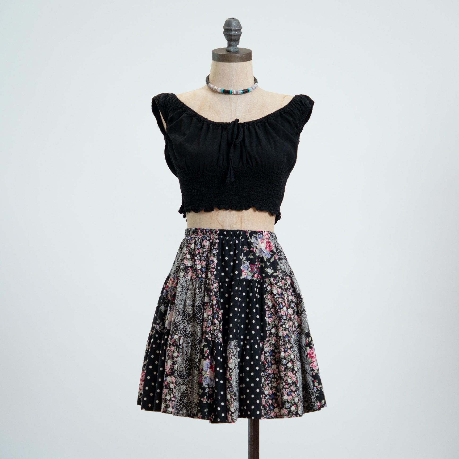 Vintage 90s Patchwork Floral & Lace Print Mini Skirt - XS to Small