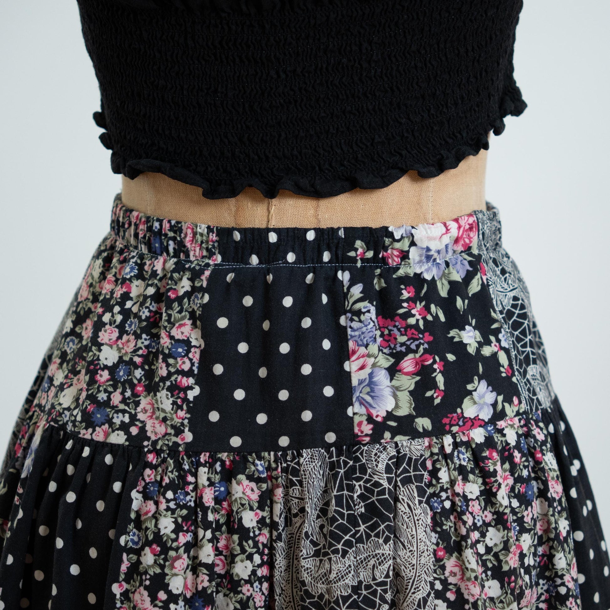 Vintage 90s Patchwork Floral & Lace Print Mini Skirt - XS to Small