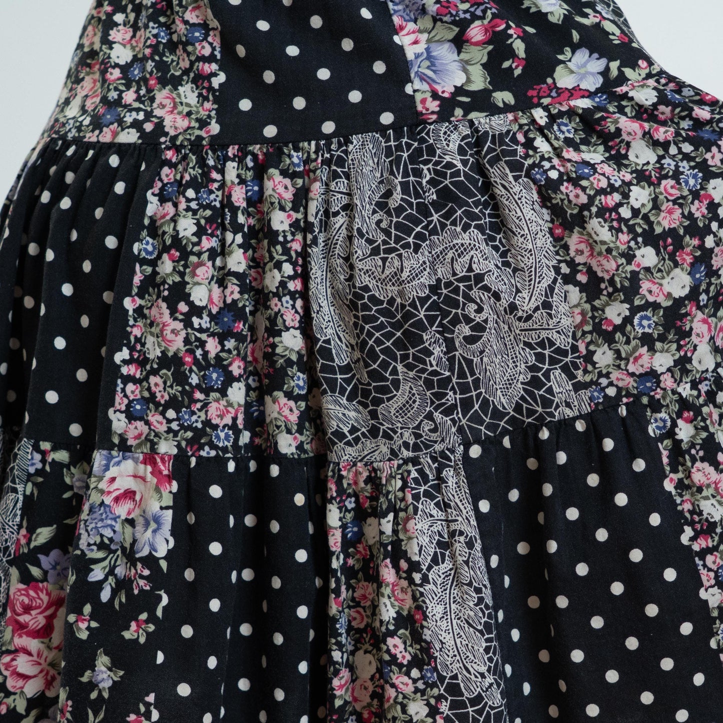 Vintage 90s Patchwork Floral & Lace Print Mini Skirt - XS to Small