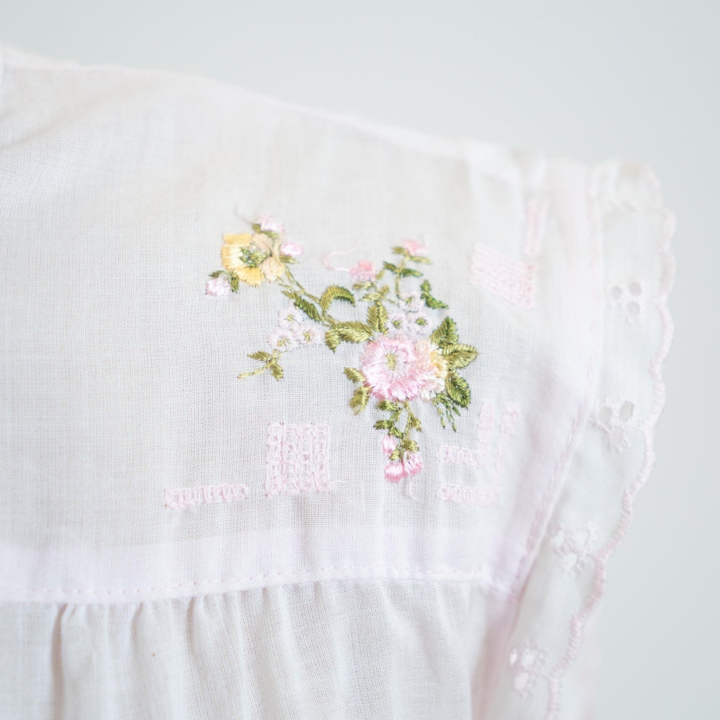 Vintage 60s Pastel Pink Floral Embroidered Day Dress - Small
