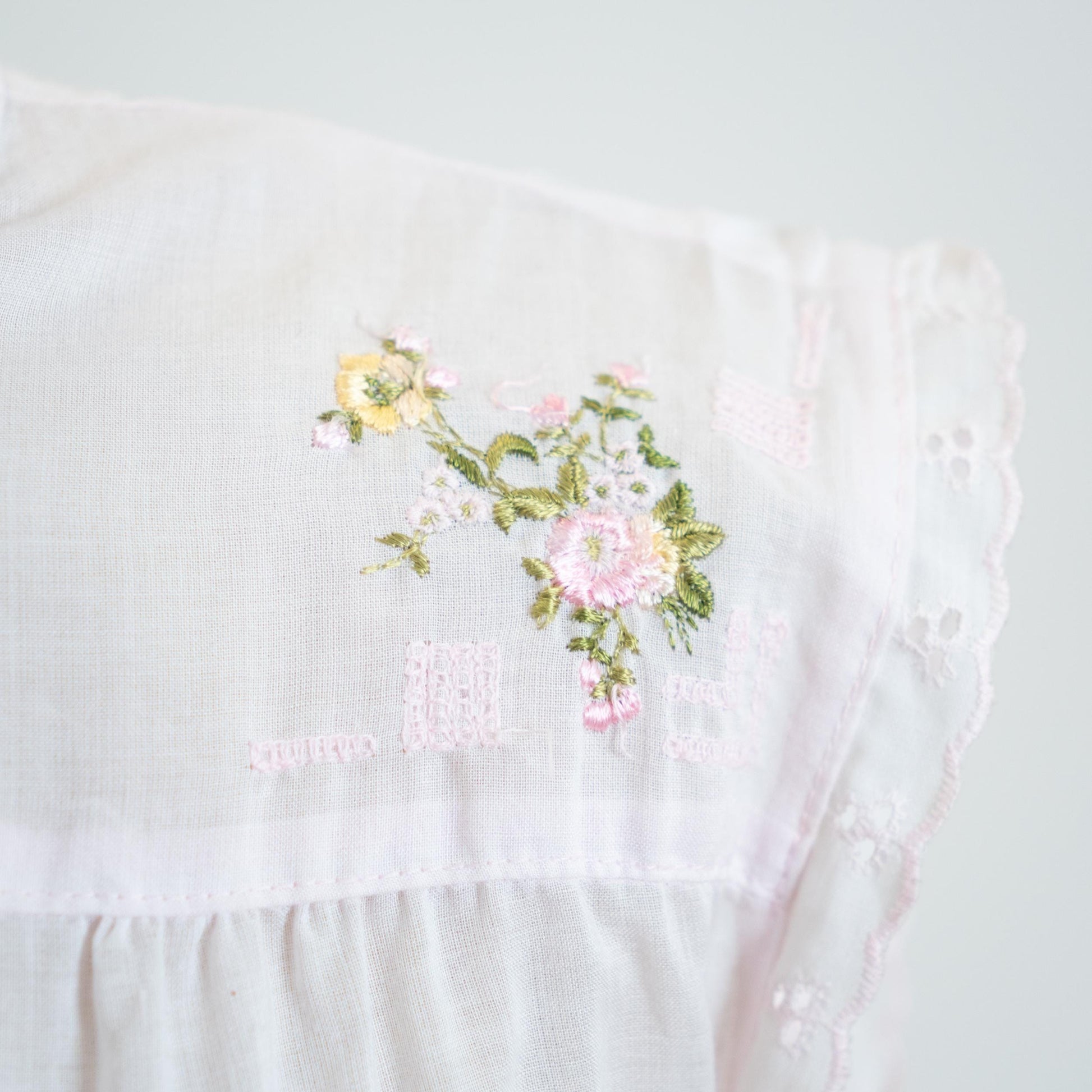 Vintage 60s Pastel Pink Floral Embroidered Day Dress - Small