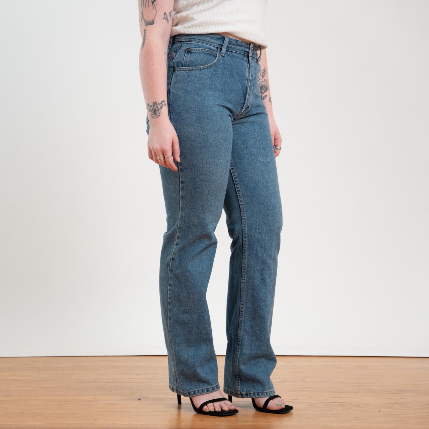 Vintage Y2K Straight Leg Jeans - Medium