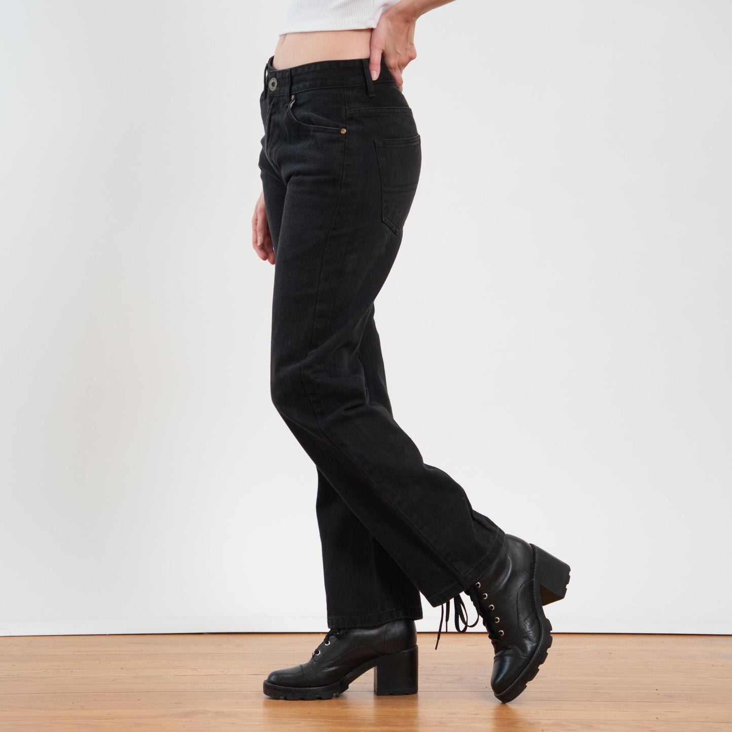 Vintage Y2K Black Mid Rise Straight Leg Jeans - 30x31
