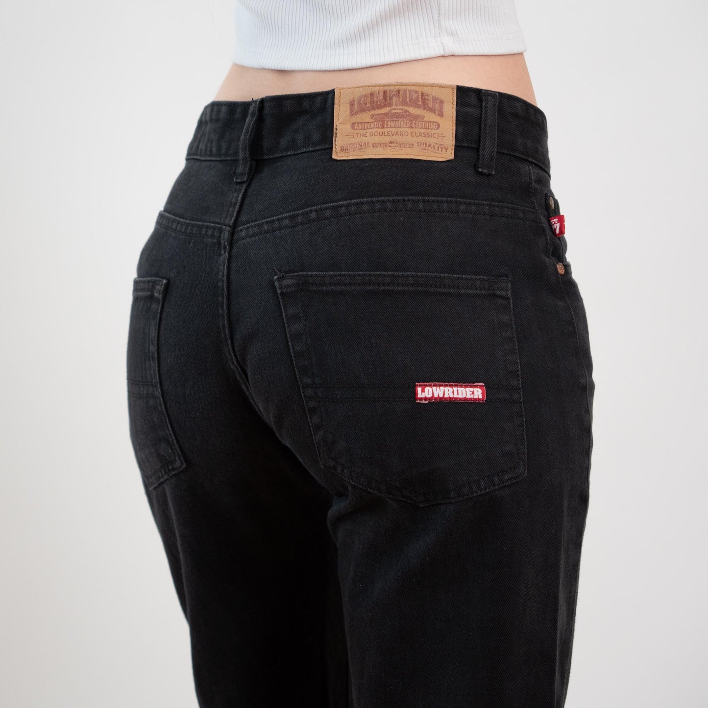 Vintage Y2K Black Mid Rise Straight Leg Jeans - 30x31