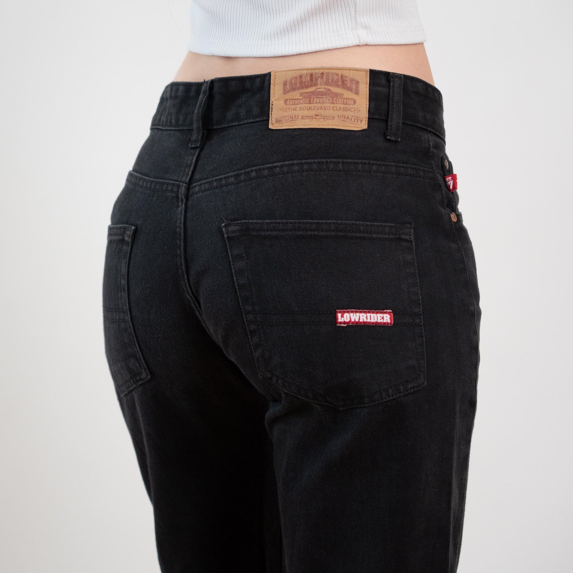 Vintage Y2K Black Mid Rise Straight Leg Jeans - 30x31