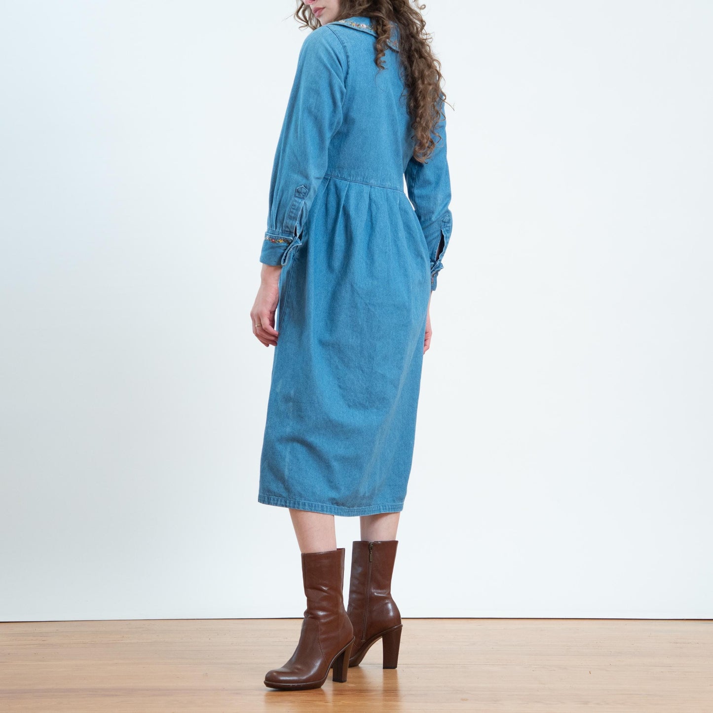 Vintage 80s Chambray Floral Embroidered Collar Shirtdress - Medium