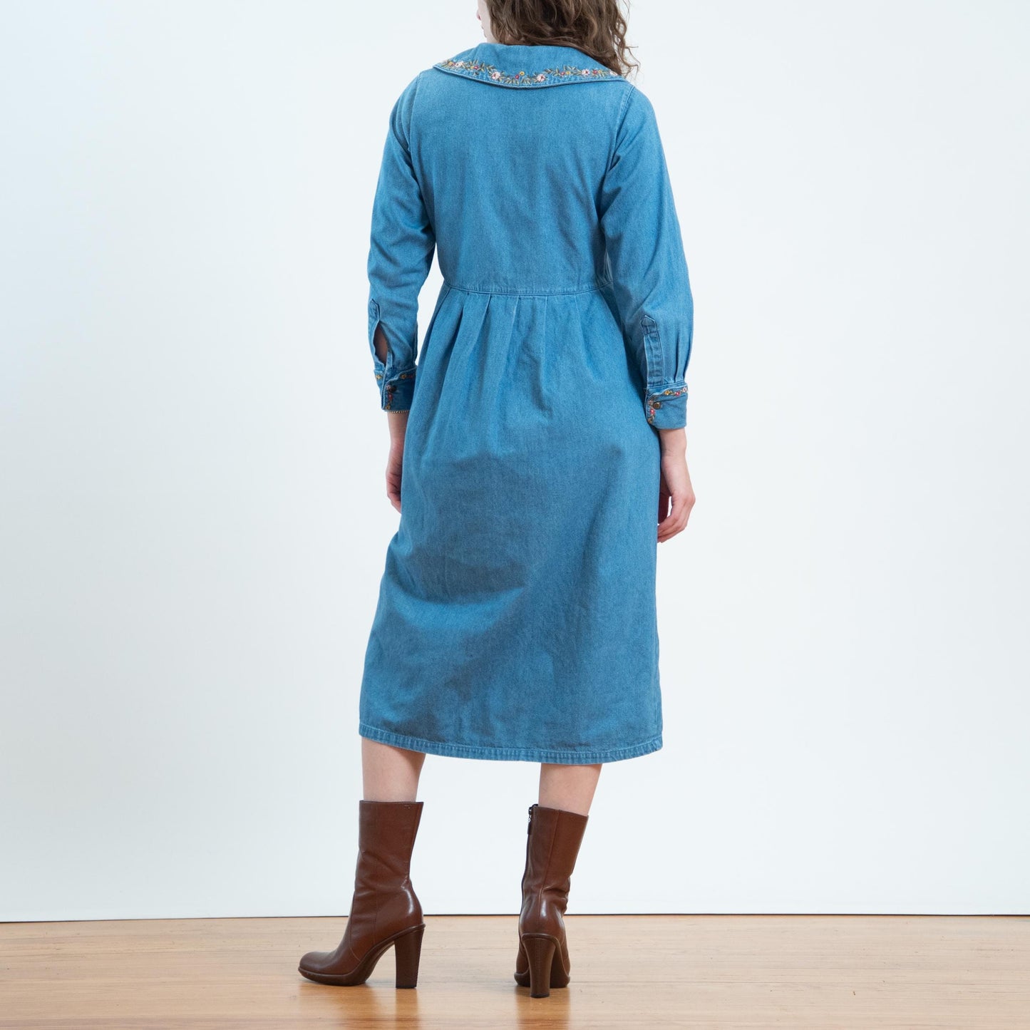 Vintage 80s Chambray Floral Embroidered Collar Shirtdress - Medium