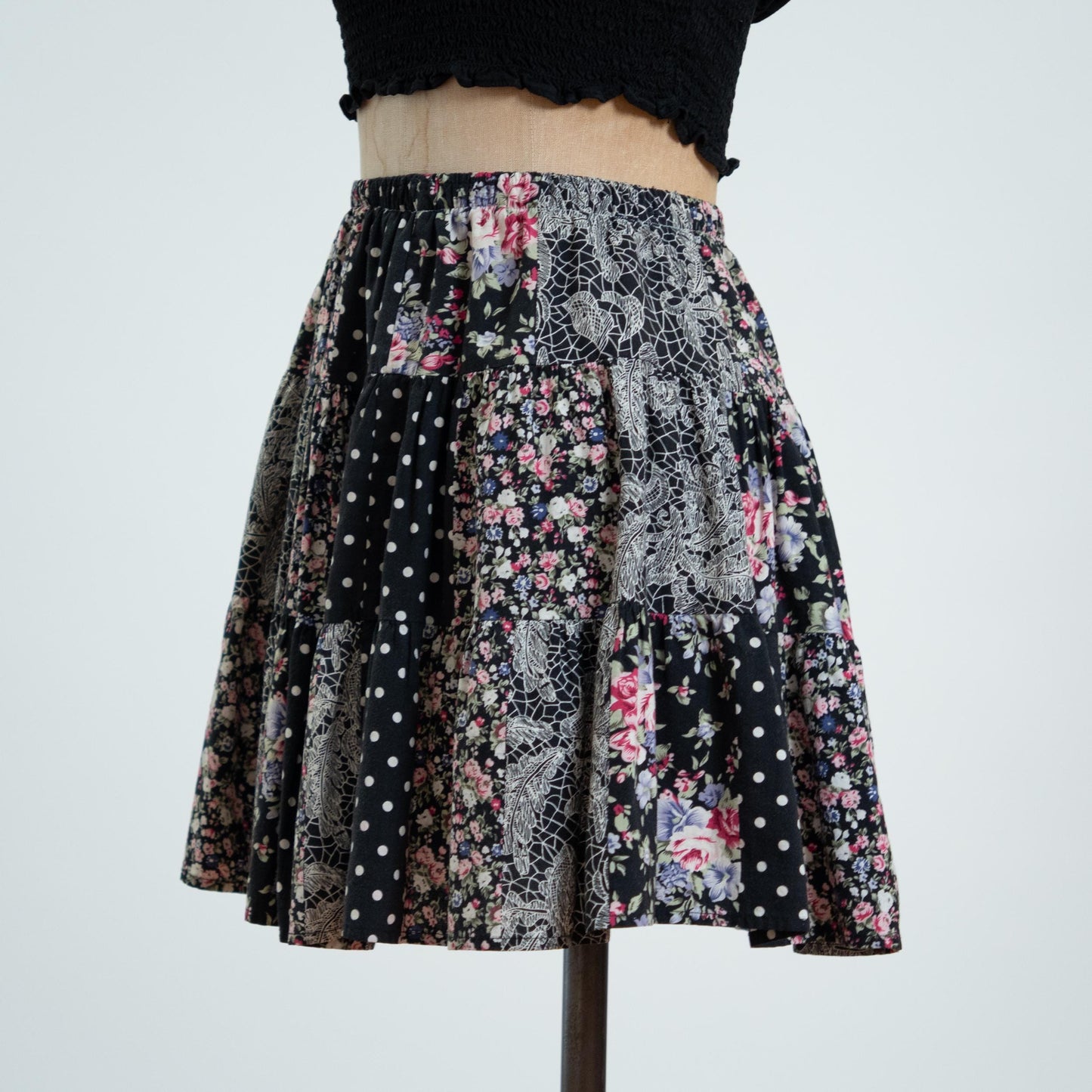Vintage 90s Patchwork Floral & Lace Print Mini Skirt - XS to Small