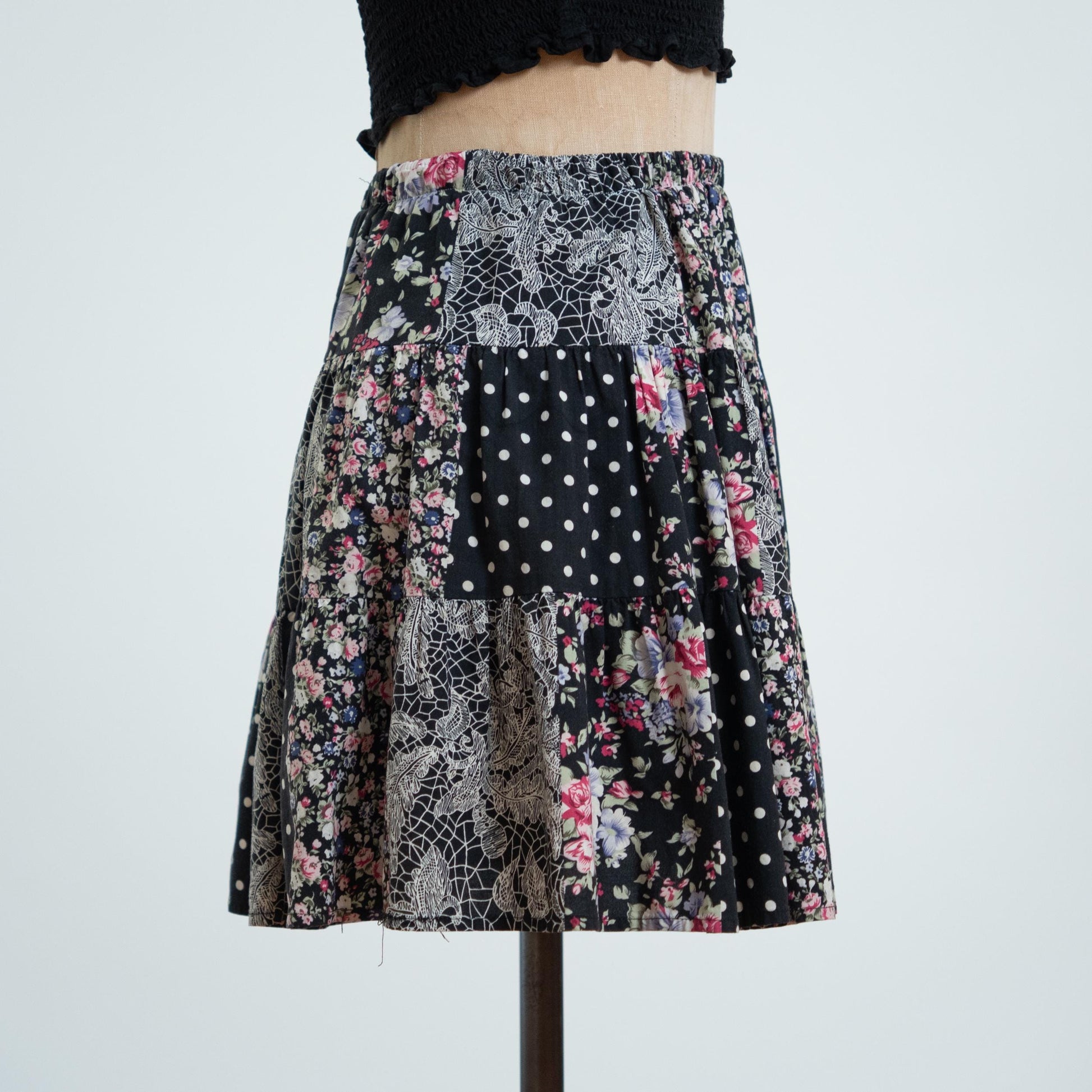 Vintage 90s Patchwork Floral & Lace Print Mini Skirt - XS to Small