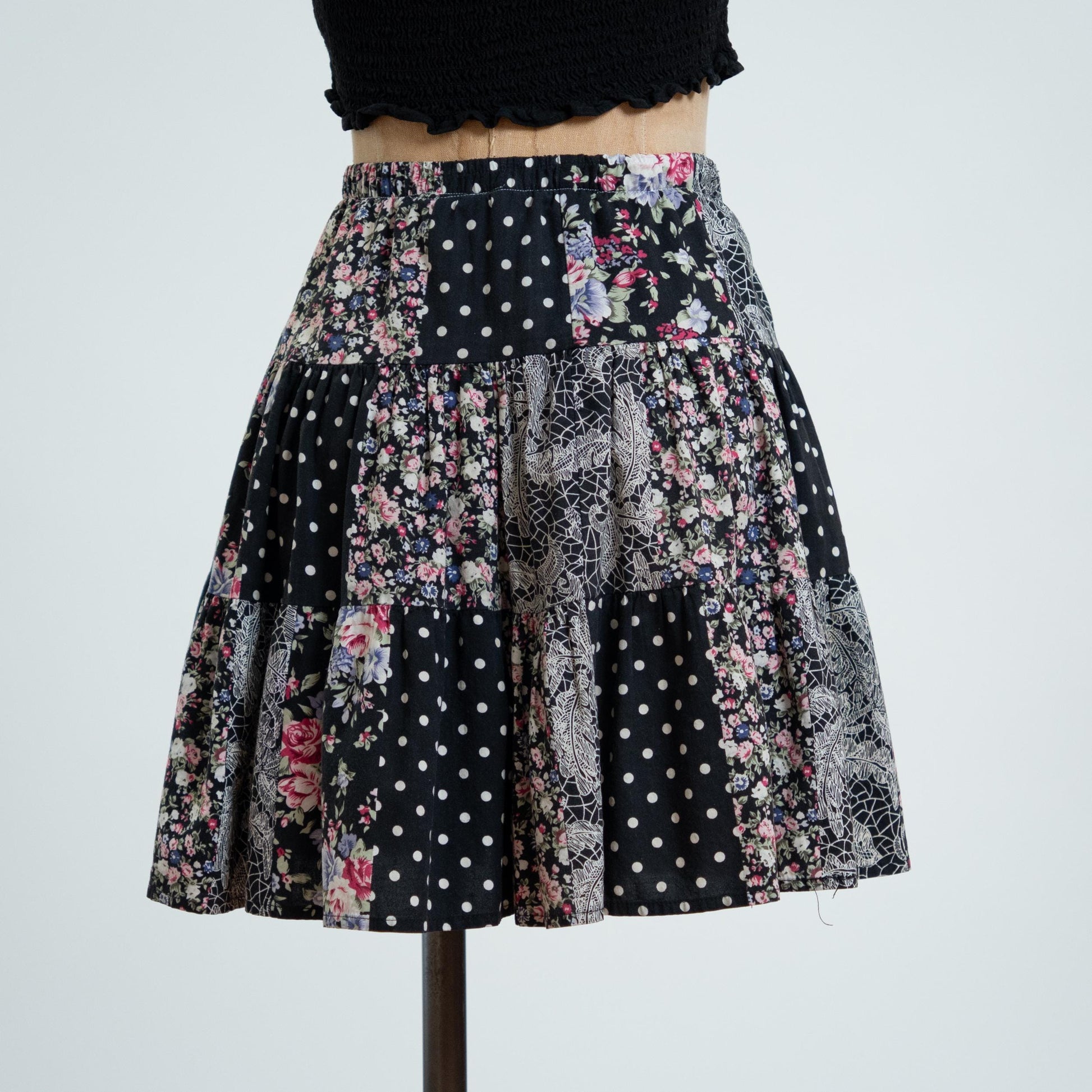Vintage 90s Patchwork Floral & Lace Print Mini Skirt - XS to Small