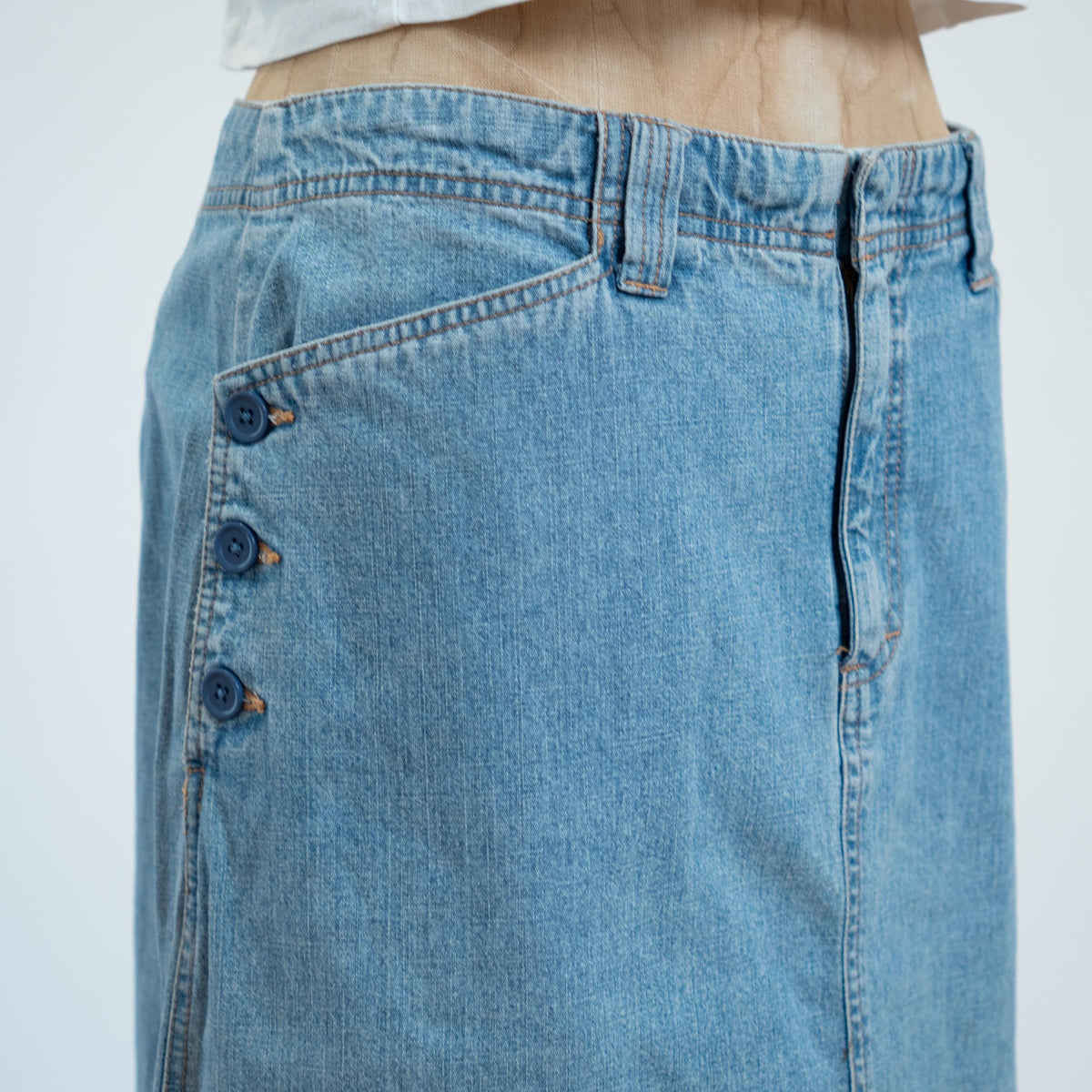 Vintage 90s Denim Side Button Midi Skirt - Large | Light Wash Knee Length Jean Skirt