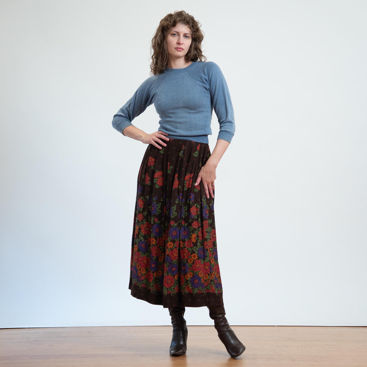 Vintage 80s Susan Bristol Brown Floral Midi Skirt - Medium, 27.5" Waist | Boho High Waisted Pleated Skirt With Pockets