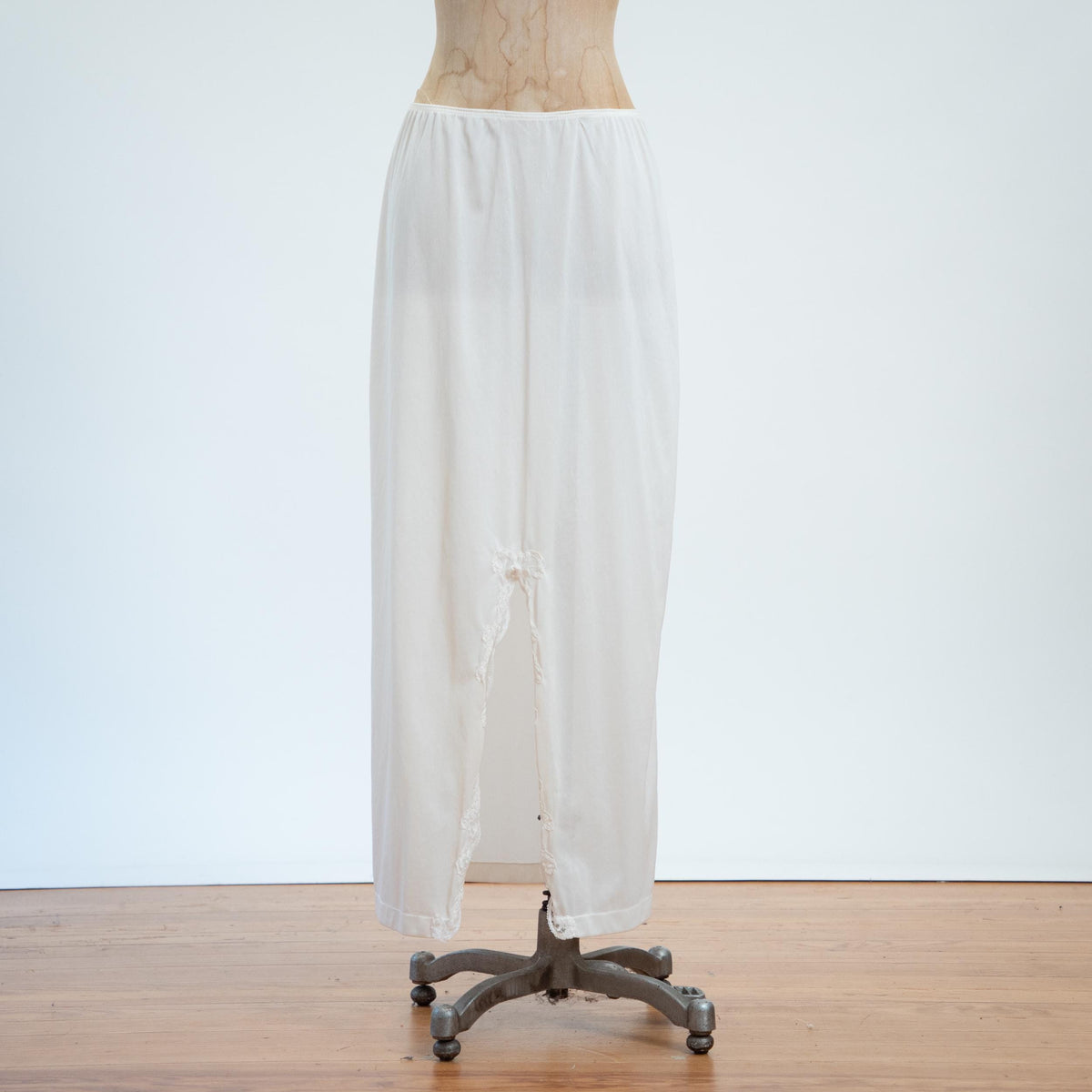 Vintage 70s White Maxi Skirt Slip - Medium | Bow Detail Lace Trim Lingerie