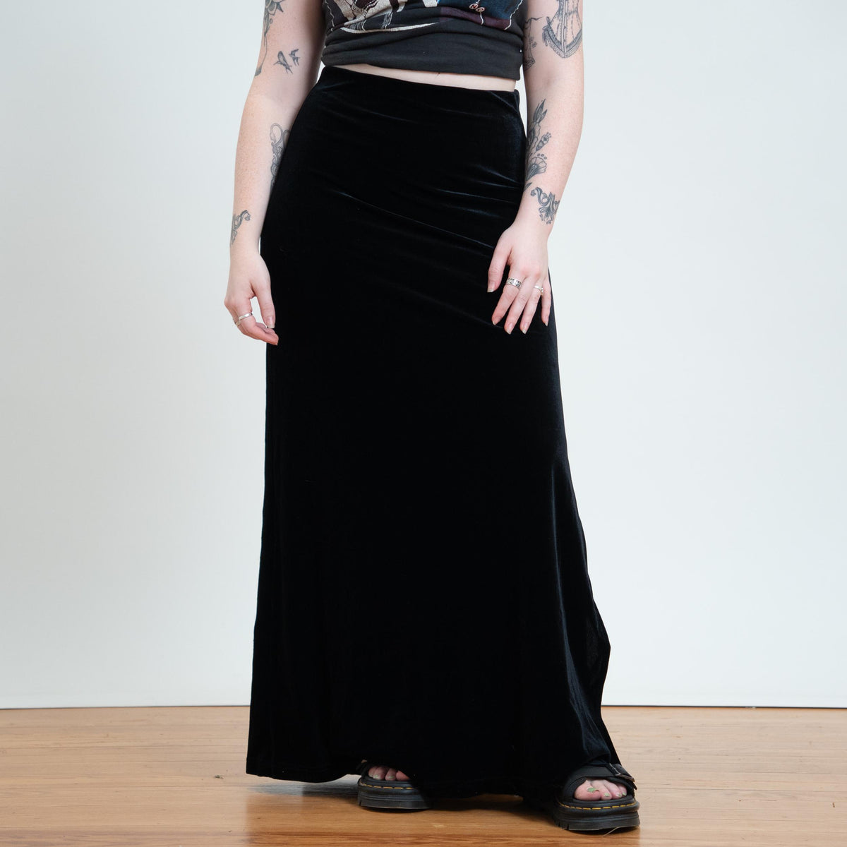 Vintage 90s Black Velvet Thigh Slit Maxi Skirt - Large | Goth High Waisted Long Slinky Skirt