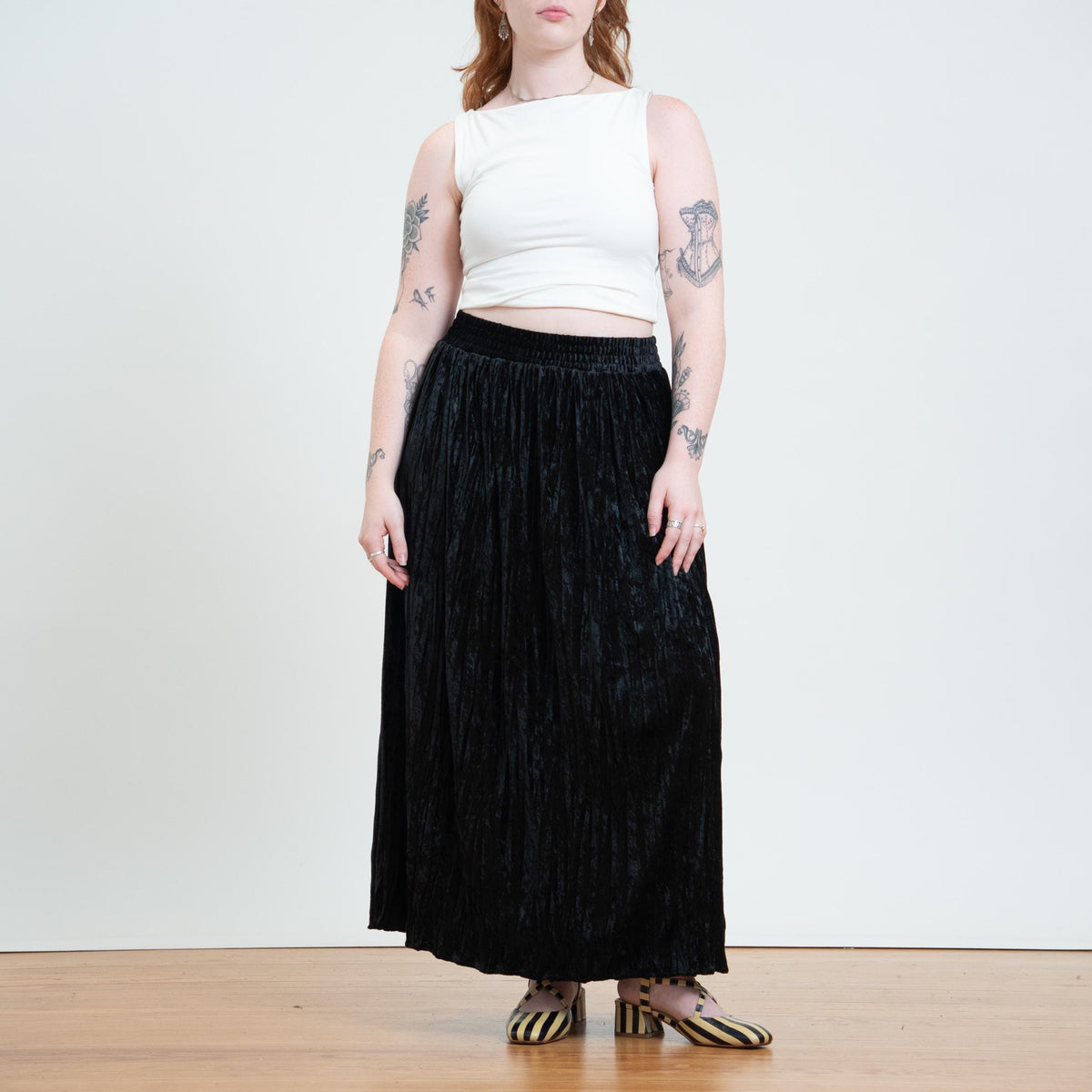 Vintage 90s Black Crushed Velvet Broomstick Skirt - Large | Witchy Whimsigoth Maxi Skirt