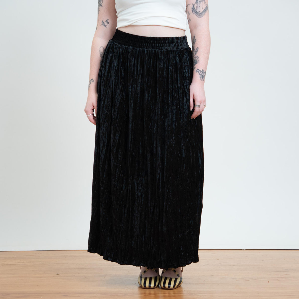 Vintage 90s Black Crushed Velvet Broomstick Skirt - Large | Witchy Whimsigoth Maxi Skirt