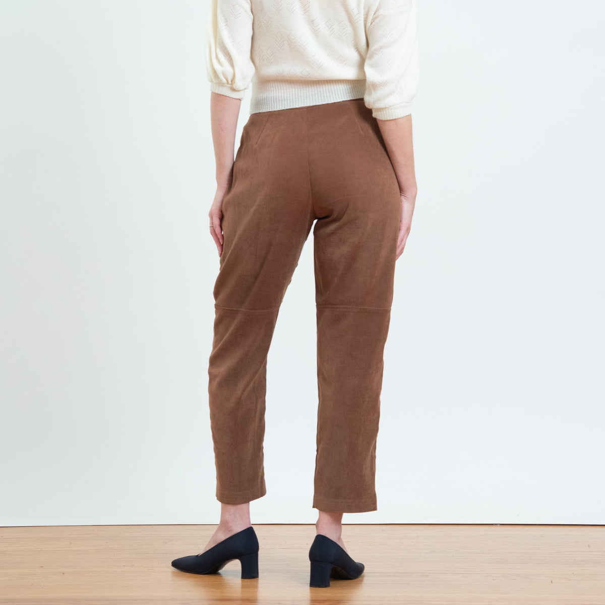 Vintage 80s Caramel Brown Ultrasuede Trousers - Petite Medium, 28.5" | Faux Leather Tapered Leg Pants