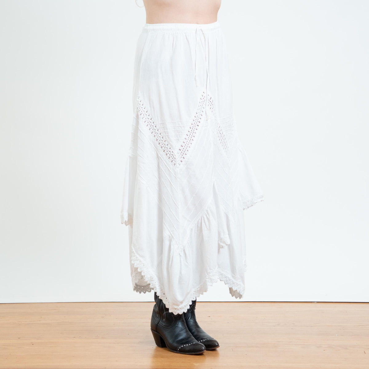 Vintage Y2K White Cotton Scarf Hem Maxi Skirt - Small to Medium | Boho Crochet Trim Whimsy Fairy Skirt