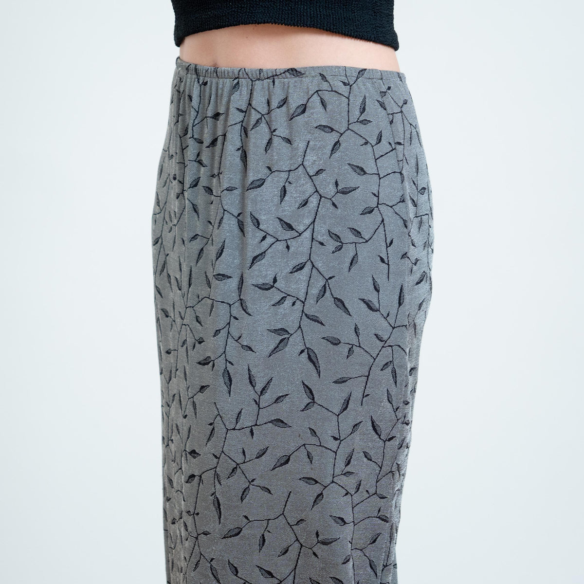 Vintage 90s Silver Vine Print Slinky Maxi Skirt - Medium | Boho Leaf Graphic Stretchy Skirt