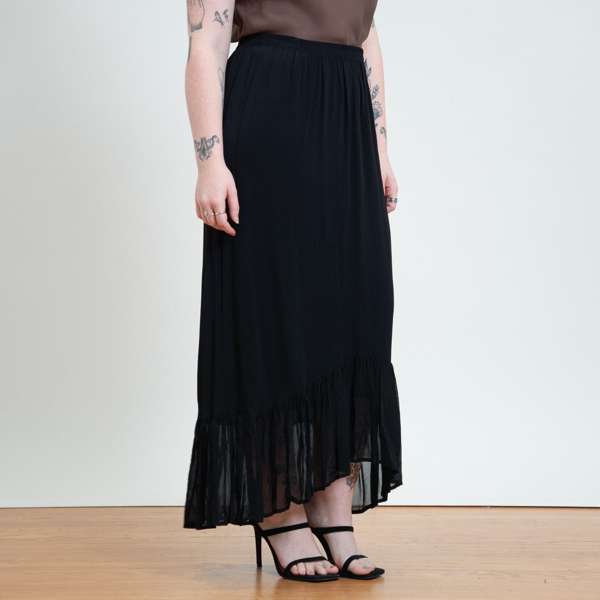 Vintage 90s Black Witchy High-Low Hem Maxi Skirt - Medium to Large | Boho Gothic Chiffon Ruffle Skirt
