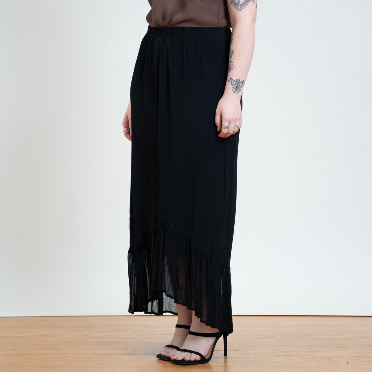 Vintage 90s Black Witchy High-Low Hem Maxi Skirt - Medium to Large | Boho Gothic Chiffon Ruffle Skirt