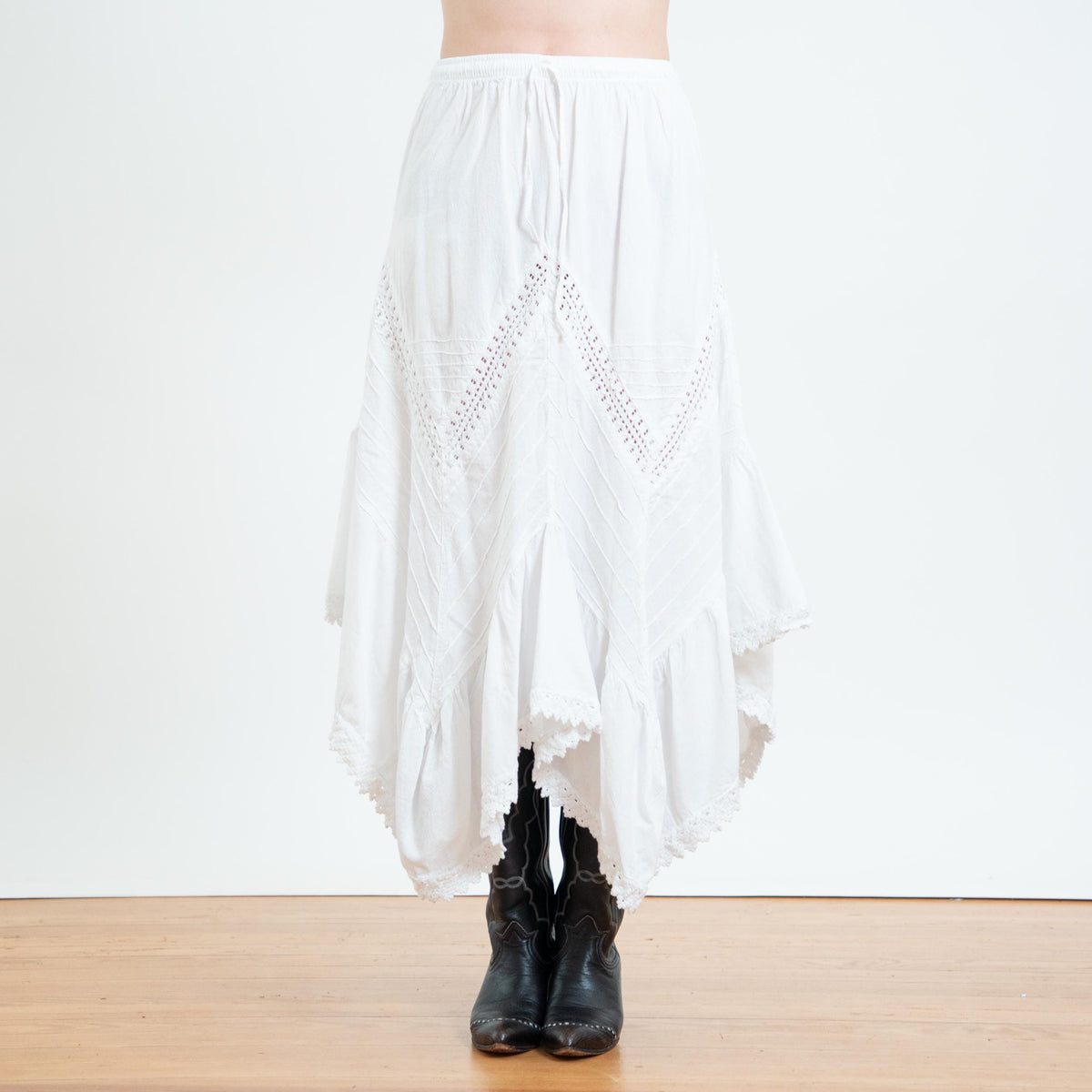 Vintage Y2K White Cotton Scarf Hem Maxi Skirt - Small to Medium | Boho Crochet Trim Whimsy Fairy Skirt