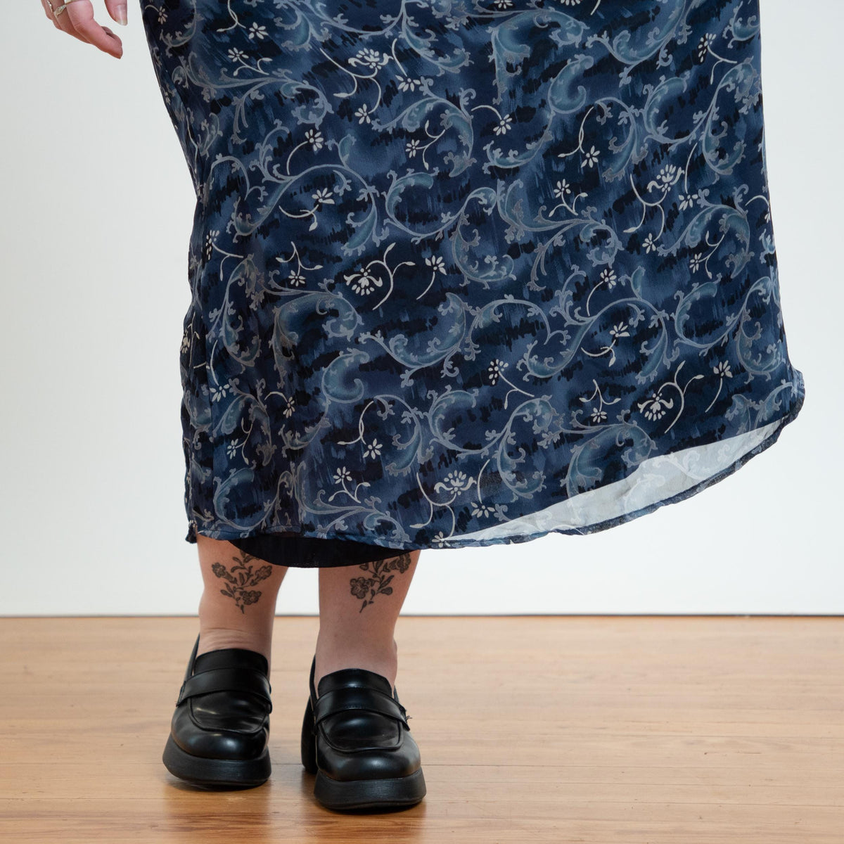 Vintage 90s Blue Floral Vine Print Midi Skirt - Medium to Large | Boho High Waisted A Line Skirt