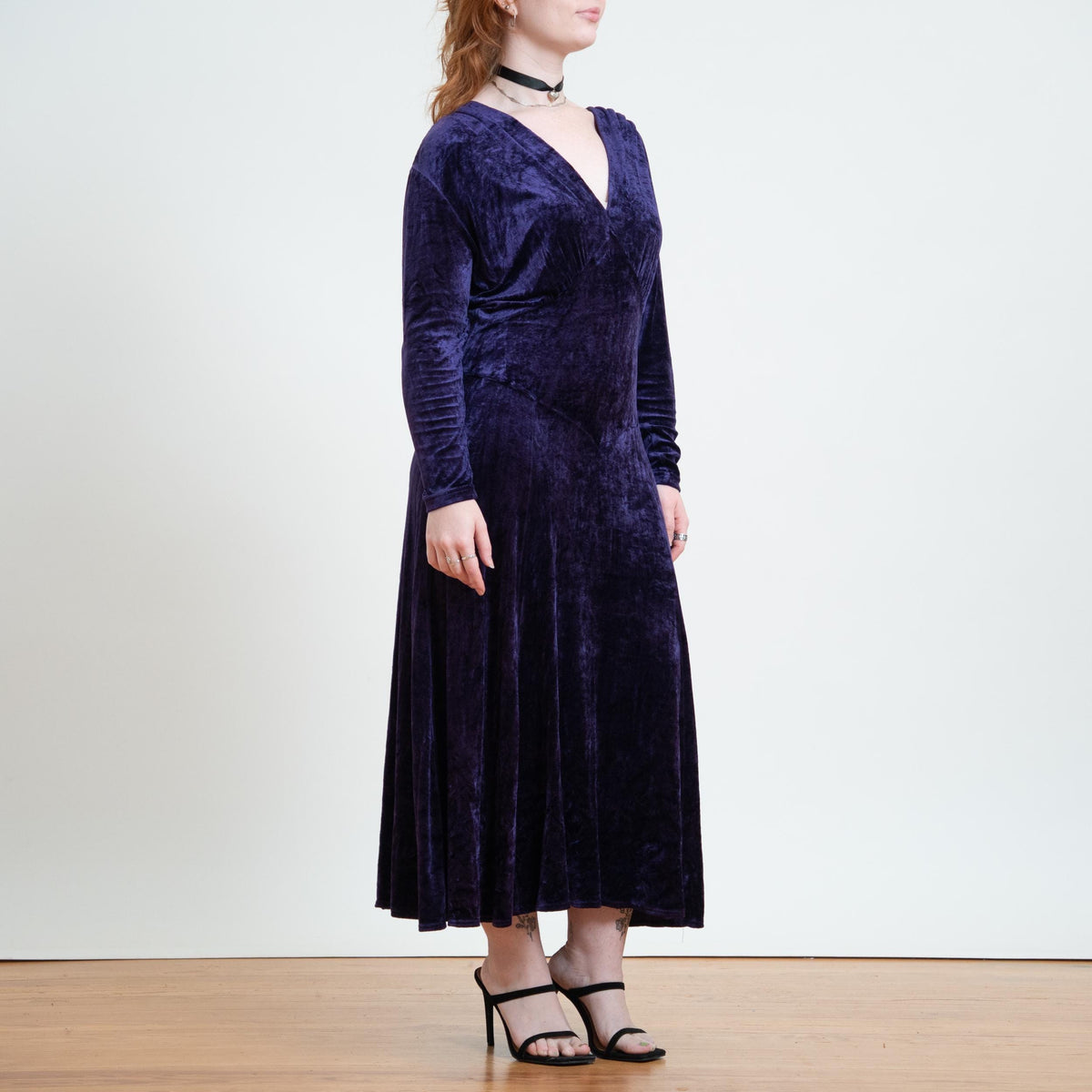 Vintage 90s Does 30s Witchy Royal Purple Crushed Velvet Maxi Dress - Extra Large | V-Neck Long Sleeve Gothic Dress