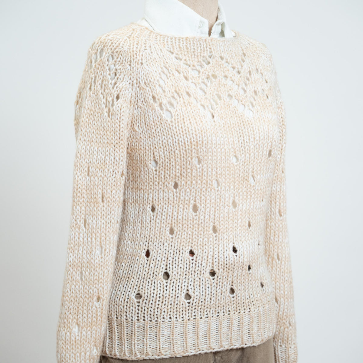 Vintage 80s Two-Tone Eyelet Knit Sweater - Medium | Boho Cream Lightweight Pullover