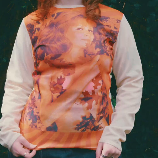 Vintage 70s Fall Leaves Pinup Model Photo Print Tee - Medium to Large