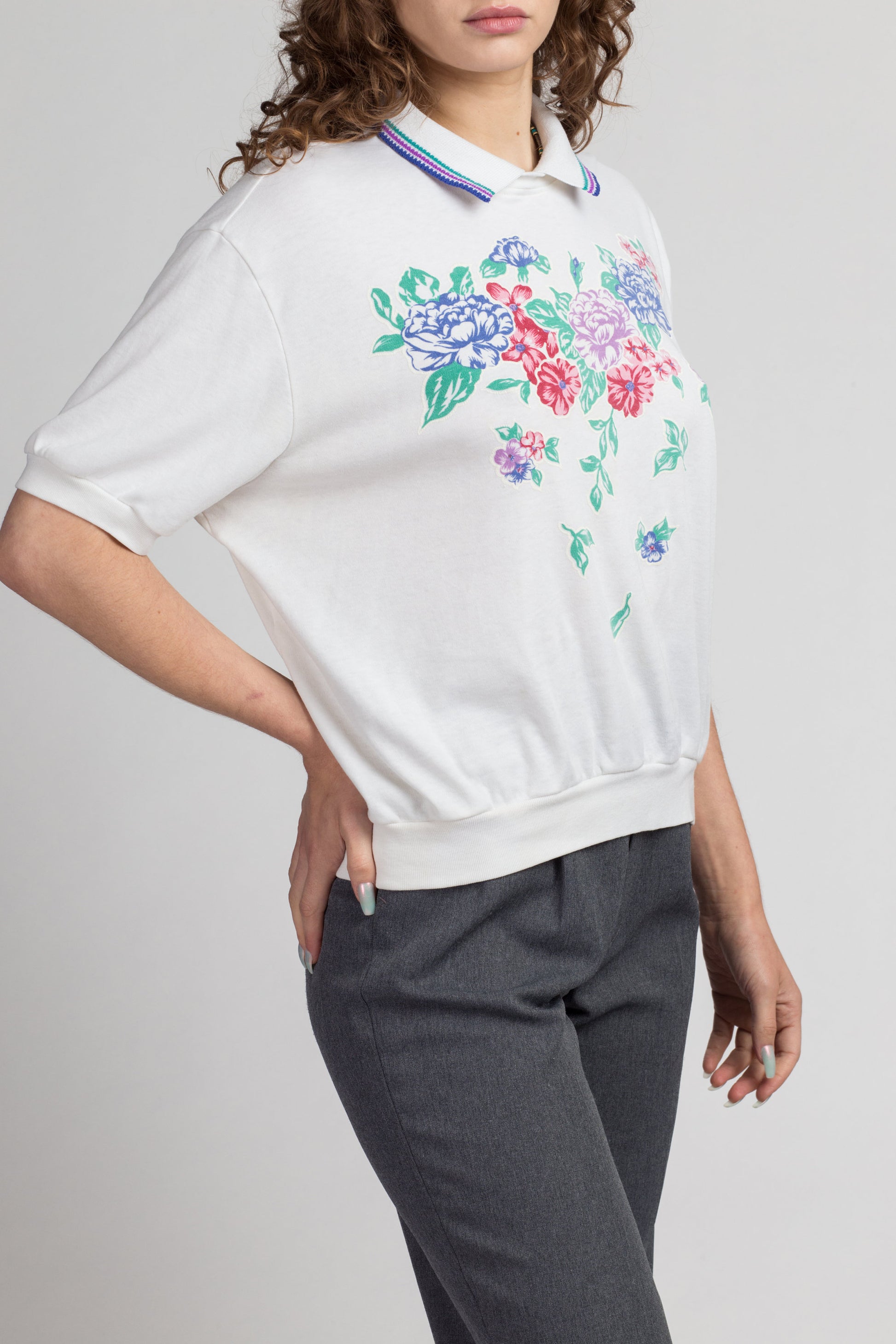 80s Floral Collared Polo Top - Large | Vintage White Graphic Pullover