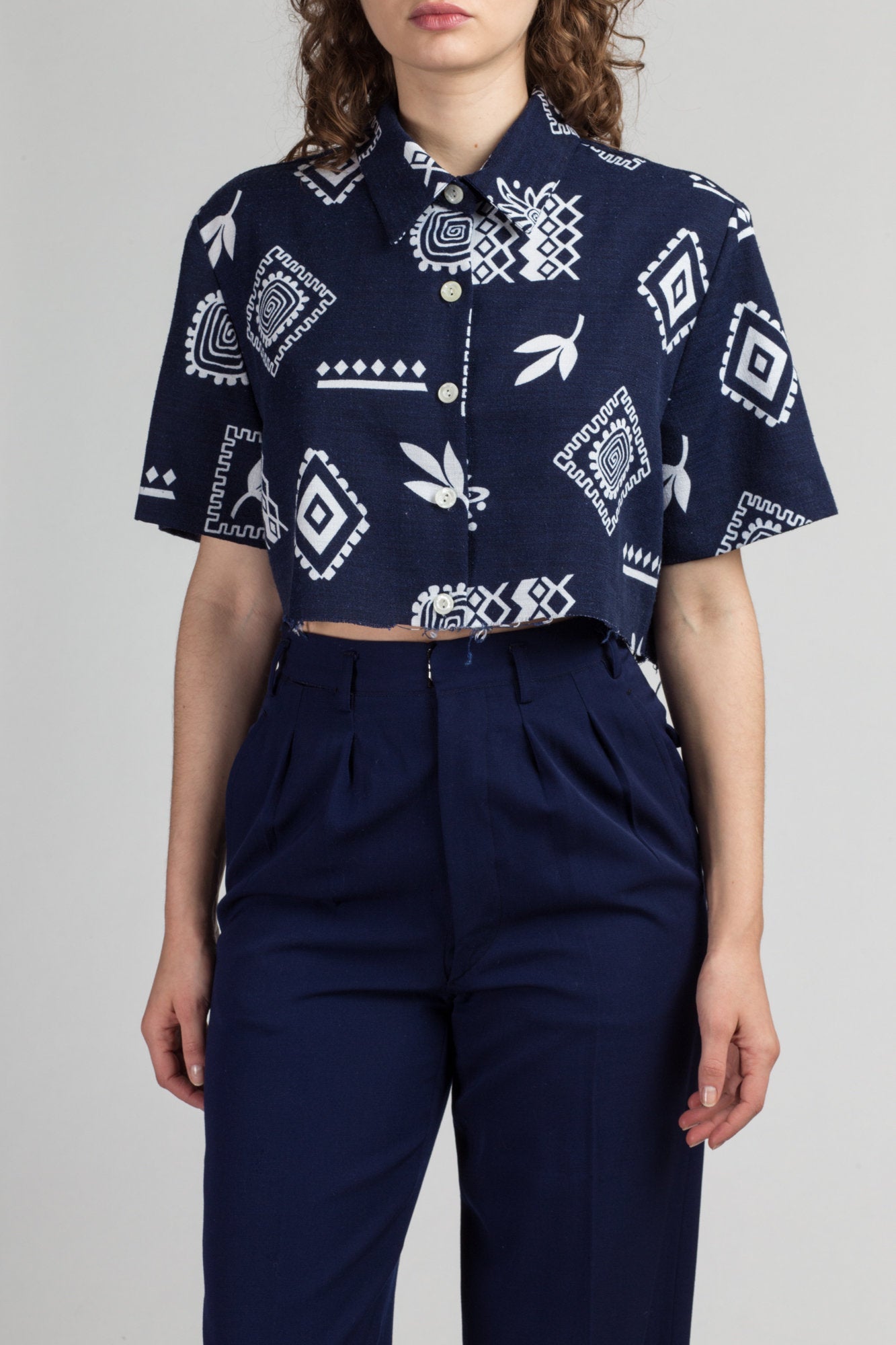 80s Hawaiian Navy Blue Tiki Crop Top - Extra Large | Vintage Cut Off Collared Button Up Cropped Blouse