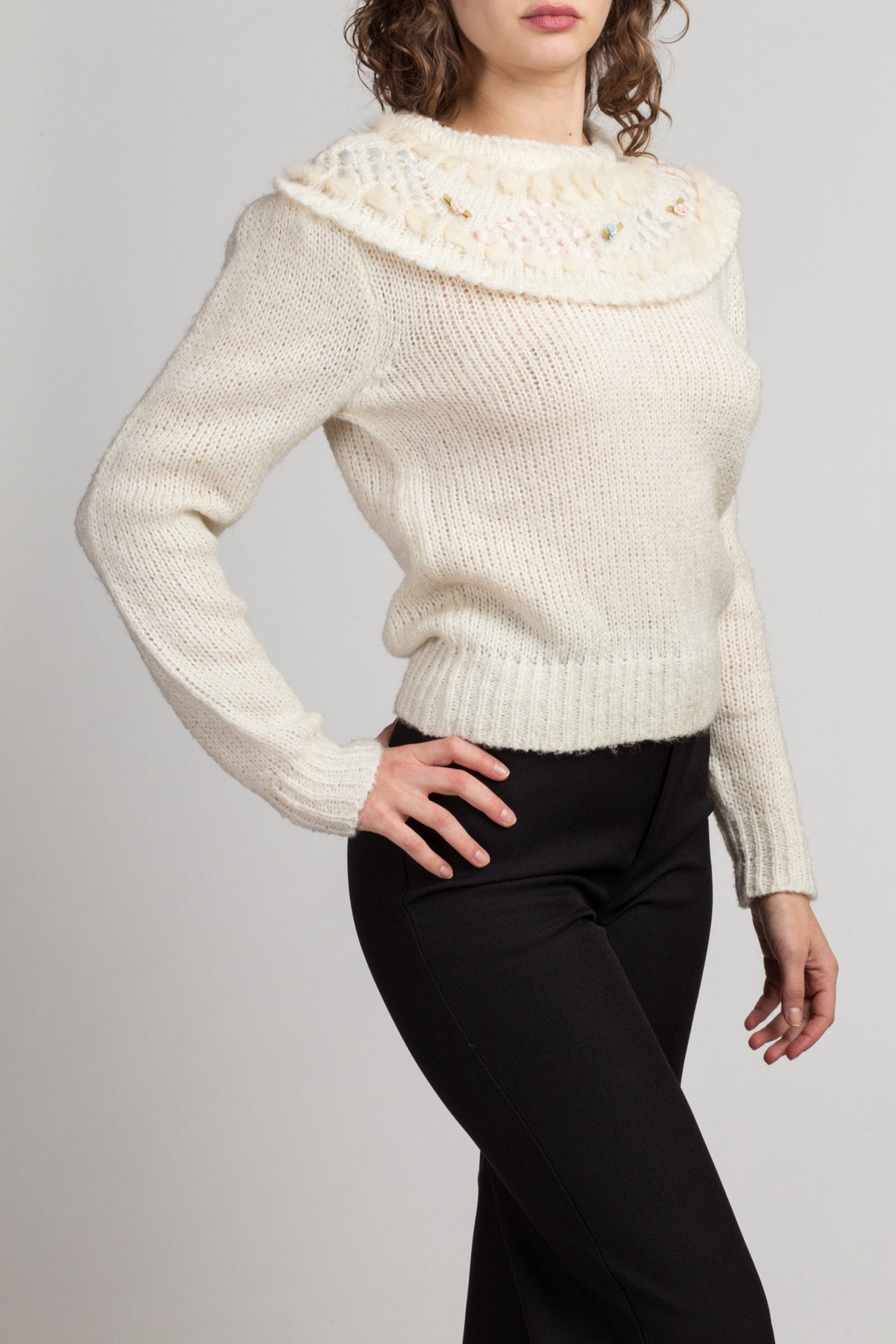 80s Angora Collared Sweater - Medium to Large | Vintage Ivory Floral Knit Pullover
