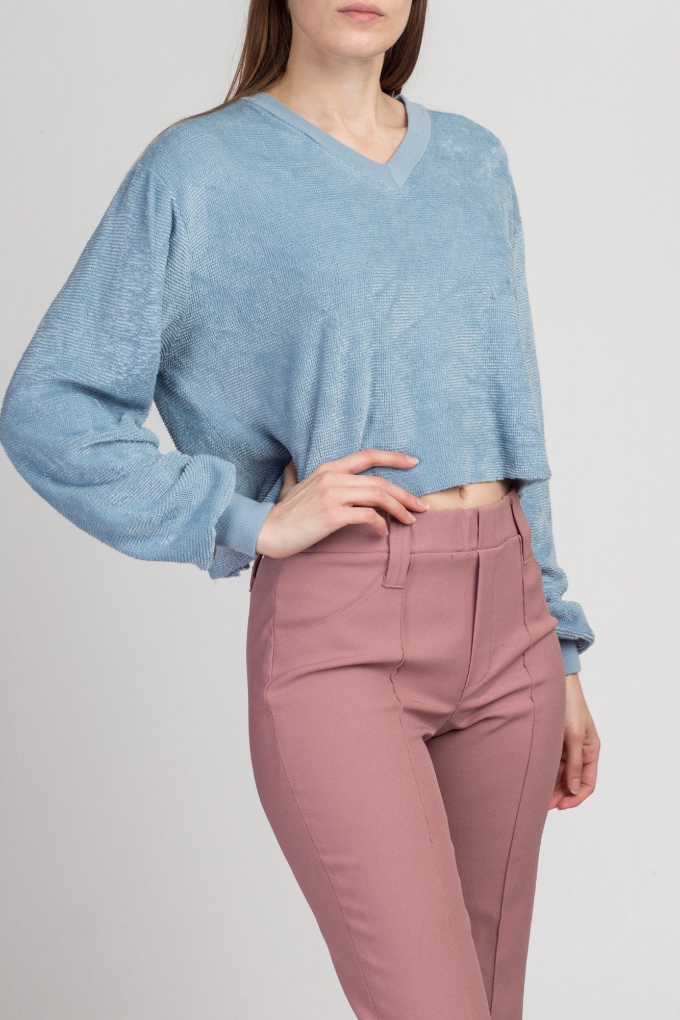 70s 80s Blue Velour Crop Top Sweatshirt - Large to XL | Vintage Long Sleeve Slouchy Cropped Pullover