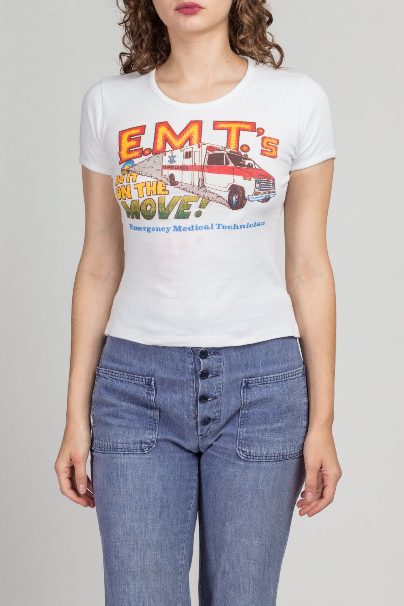 80s EMT &quot;Do It On The Move!&quot; Fitted T Shirt - Small | Vintage Women&#39;s White Graphic Tee