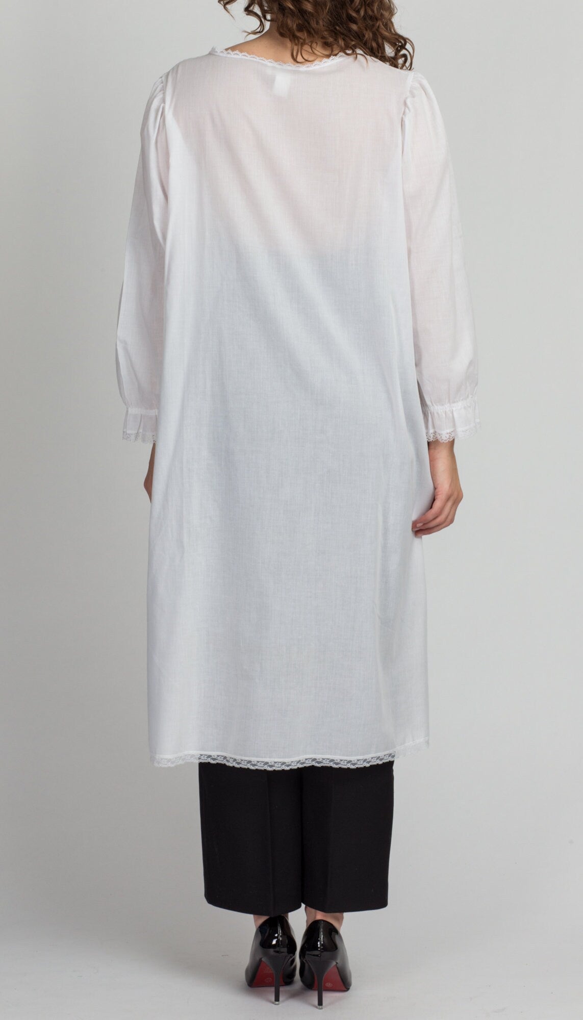 80s White Peignoir Robe - Large | Vintage Lace Trim Pearl Button Up Dressing Gown