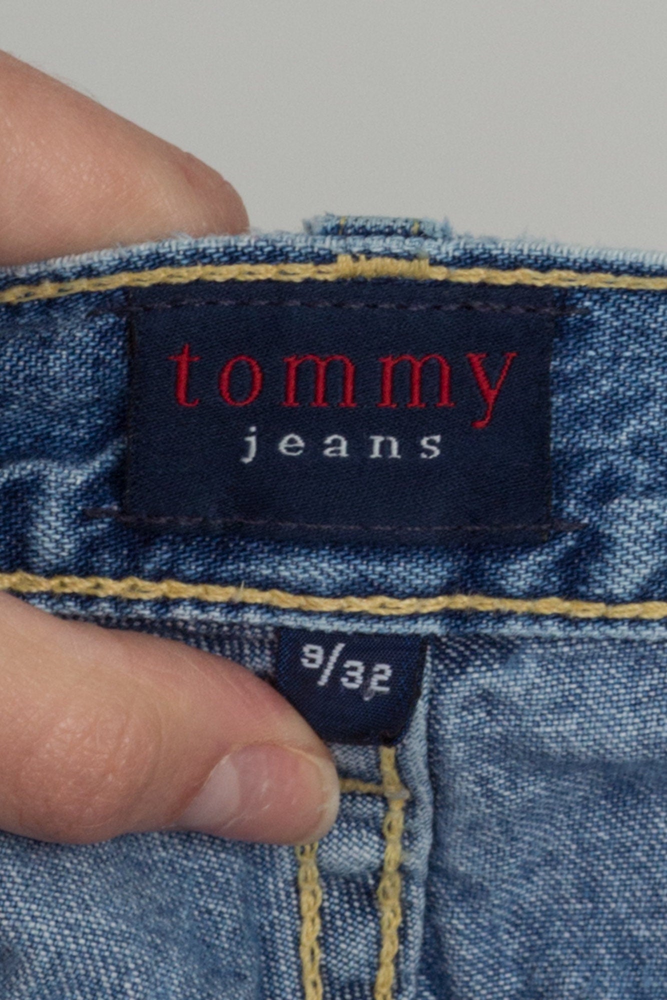 halt Tegne Acquiesce 90s Tommy Hilfiger Mid-Rise Jeans - Medium – Flying Apple Vintage